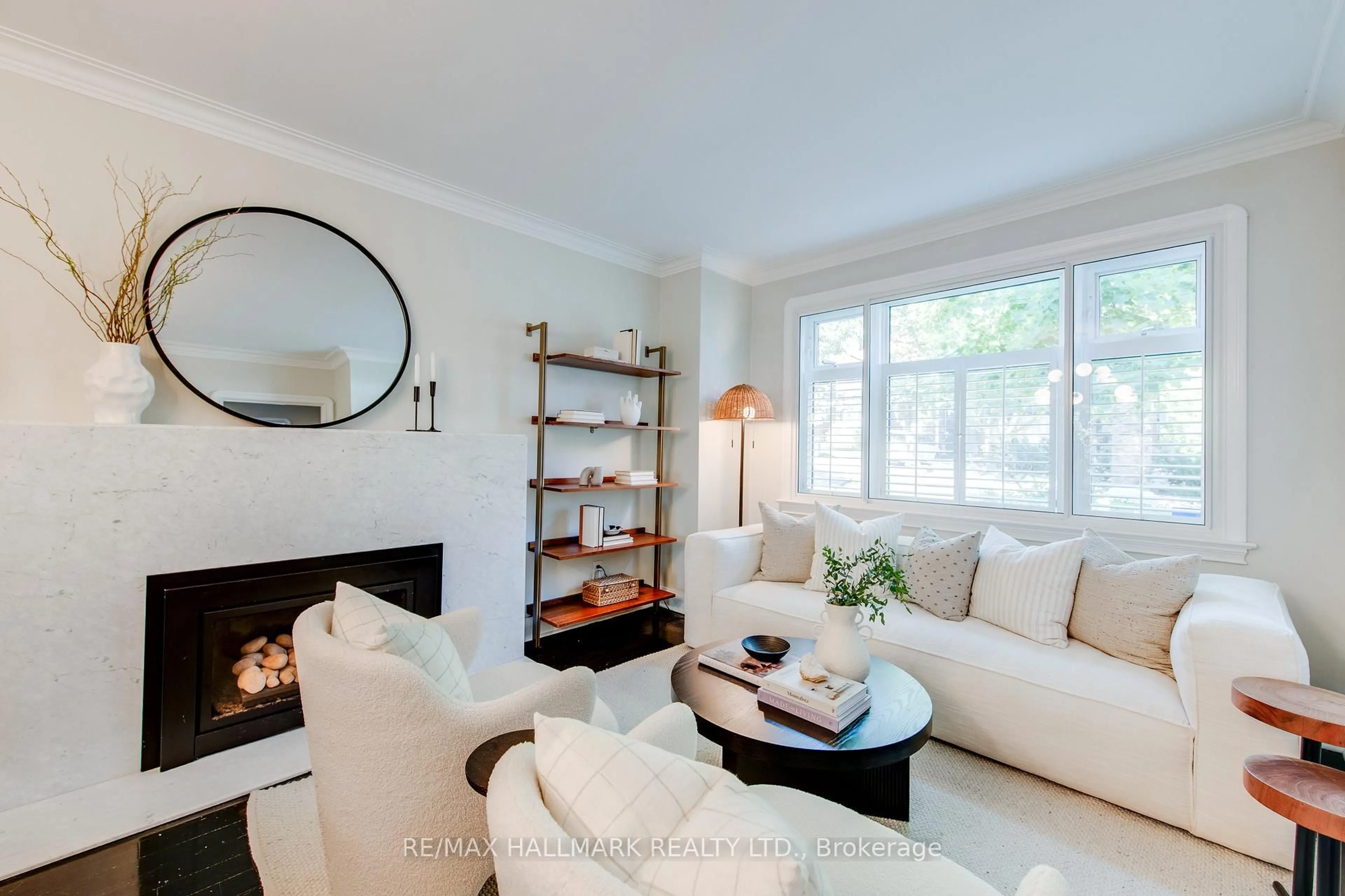 Living room with furniture, unknown for 64 Southwood Dr, Toronto Ontario M4E 2T9