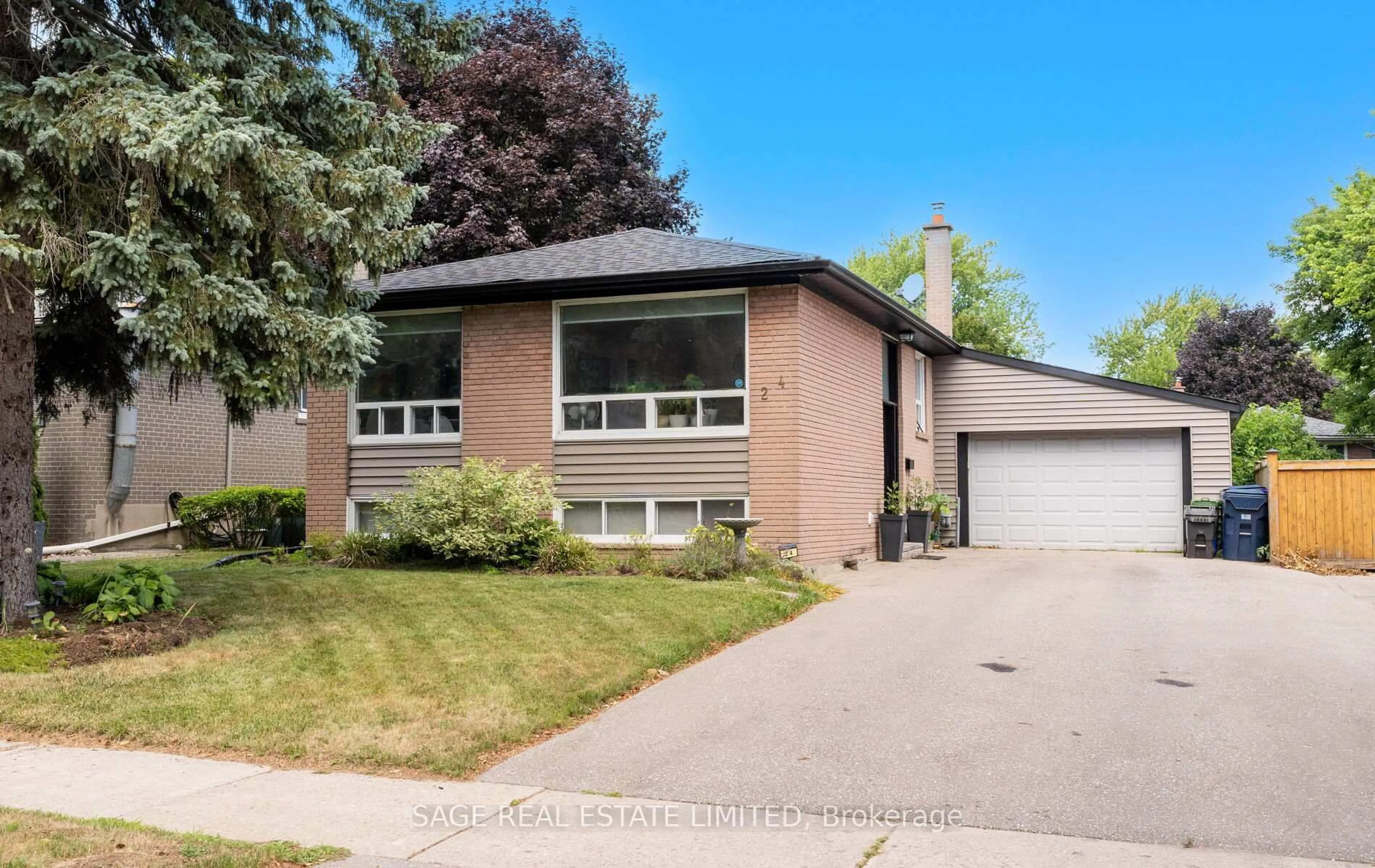 Home with vinyl exterior material, street for 24 Woodgrove Dr, Toronto Ontario M1E 3J8