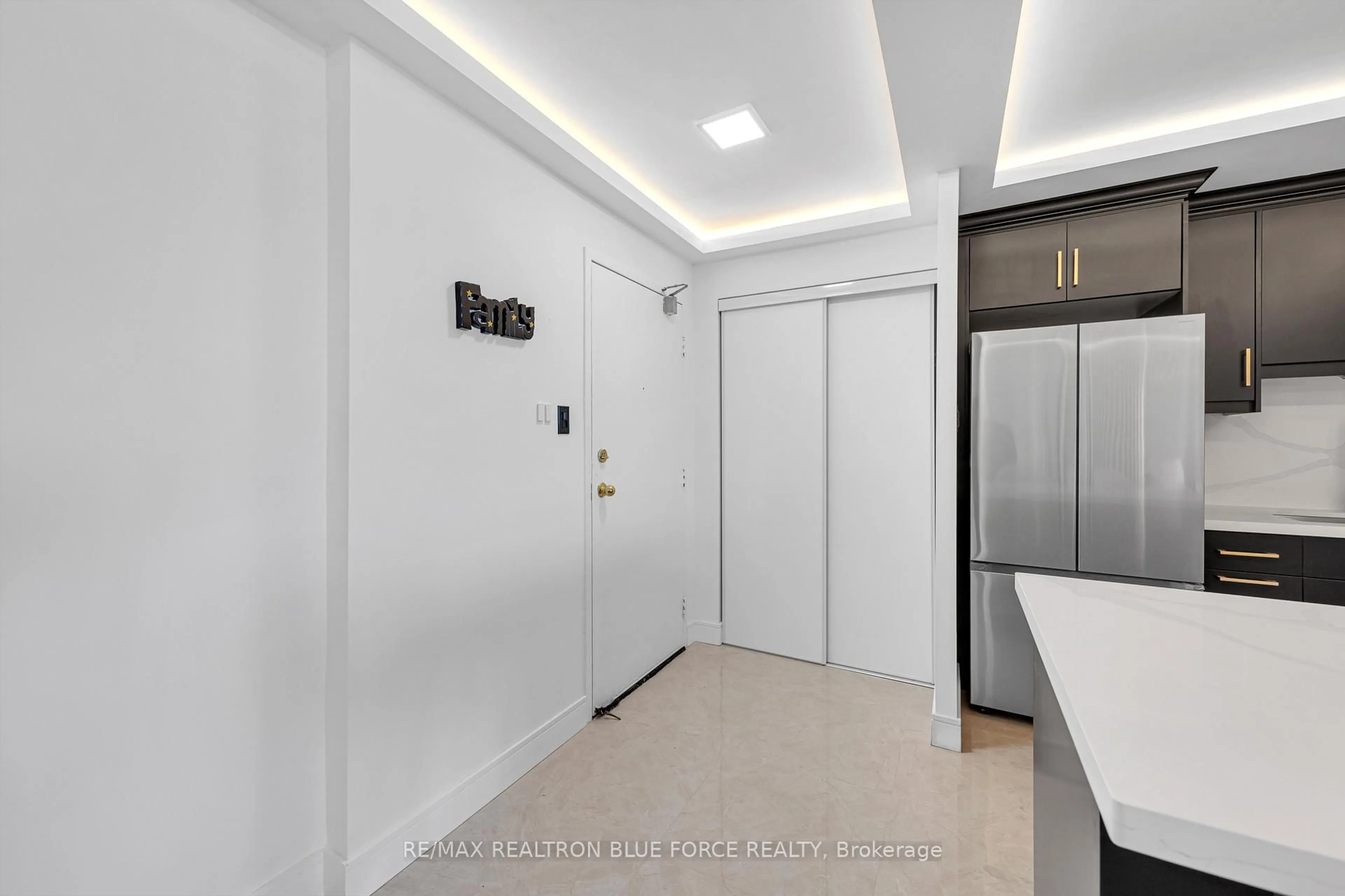 Unknown for 100 Wingarden Crt #709, Toronto Ontario M1B 2P4