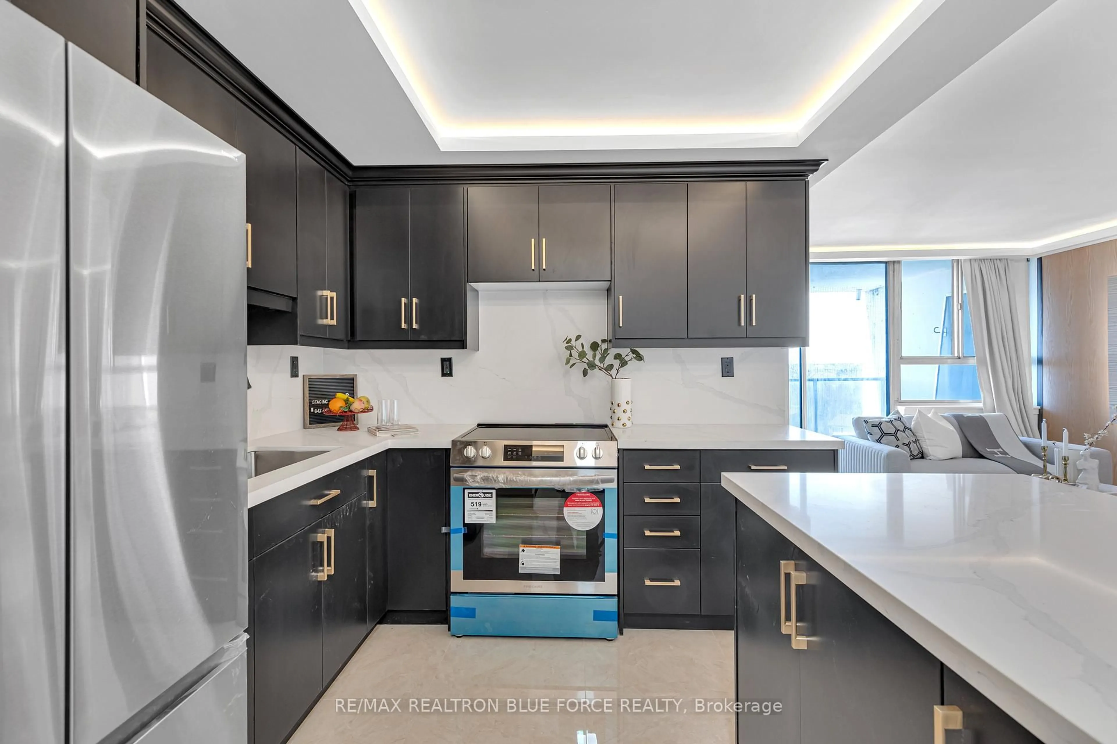 Contemporary kitchen, ceramic/tile floor for 100 Wingarden Crt #709, Toronto Ontario M1B 2P4