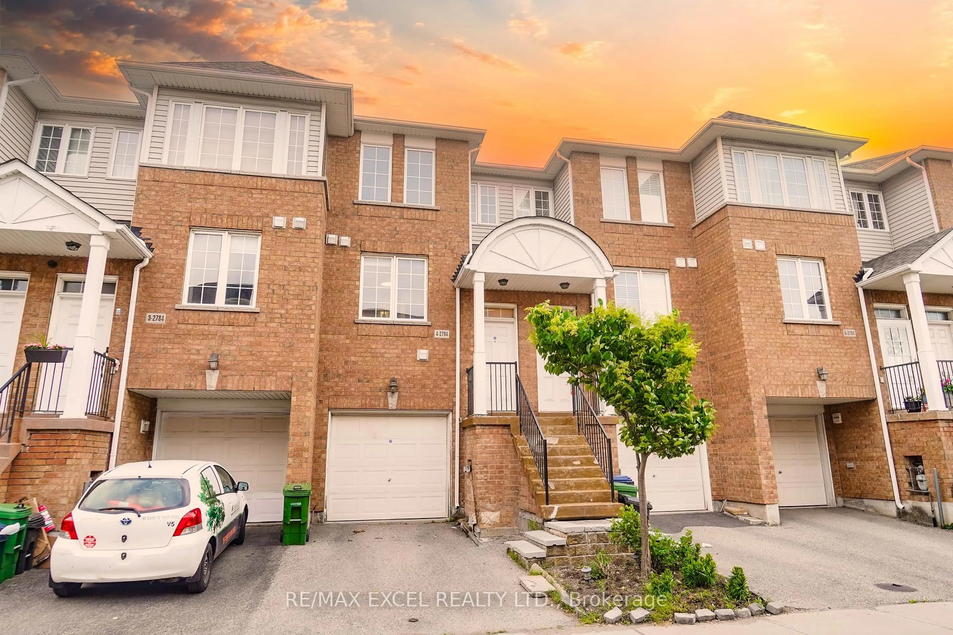 A pic from outside/outdoor area/front of a property/back of a property/a pic from drone, street for 2784 Eglinton Ave #4, Toronto Ontario M1J 2C8