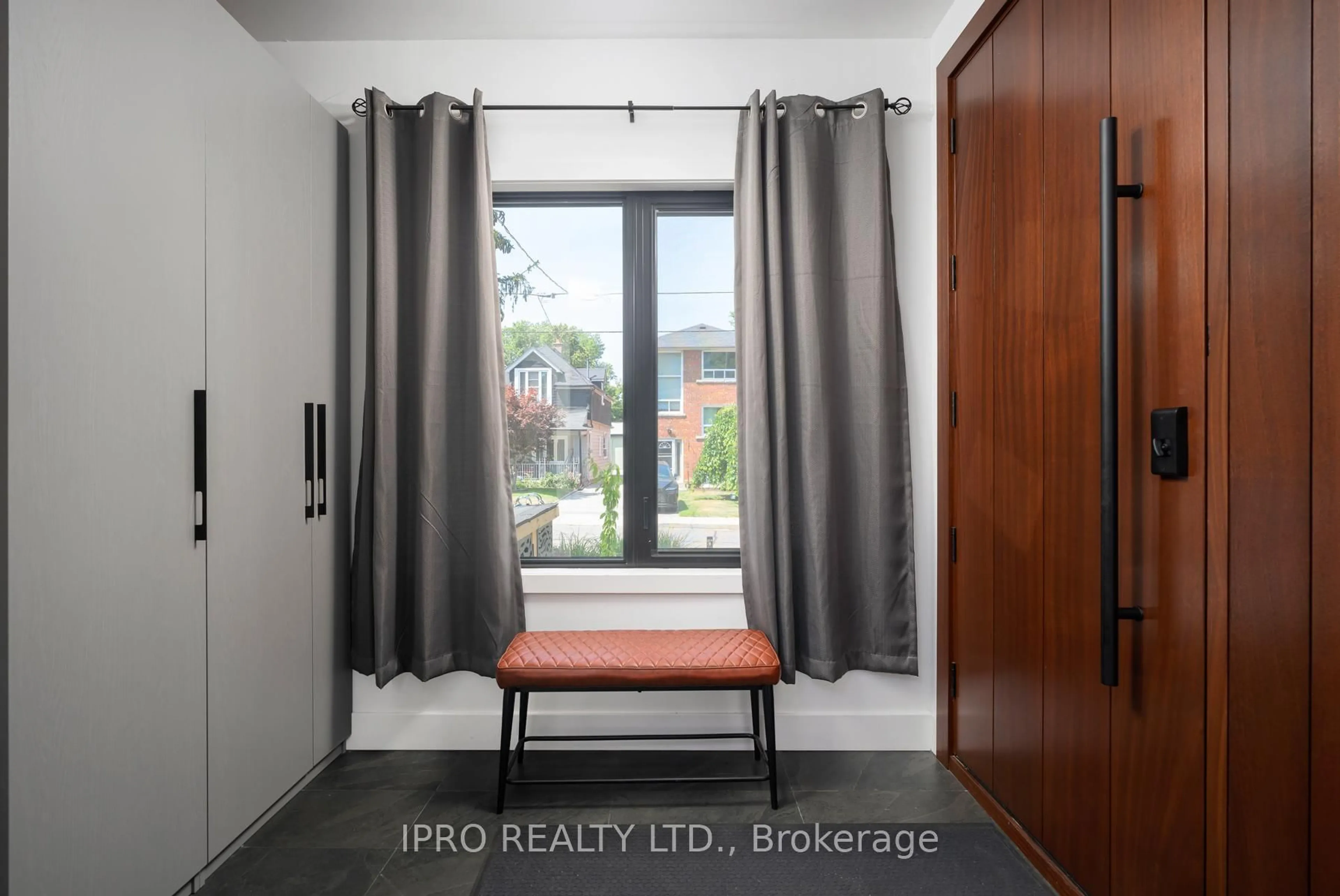 Indoor entryway for 127 Barker Ave, Toronto Ontario M4C 2N8