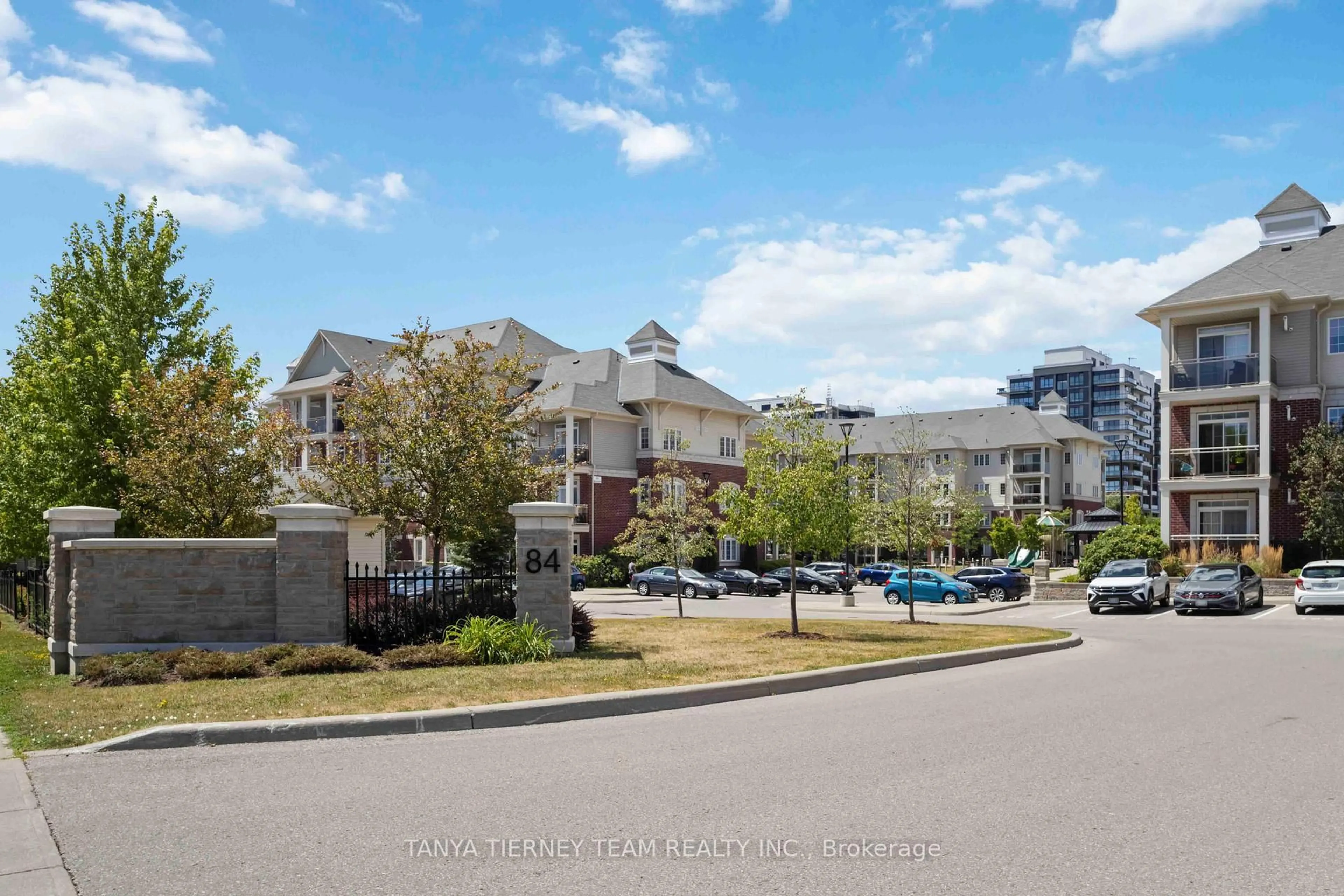 A pic from outside/outdoor area/front of a property/back of a property/a pic from drone, mountain view for 84 Aspen Springs Dr #404, Clarington Ontario L1C 0V3