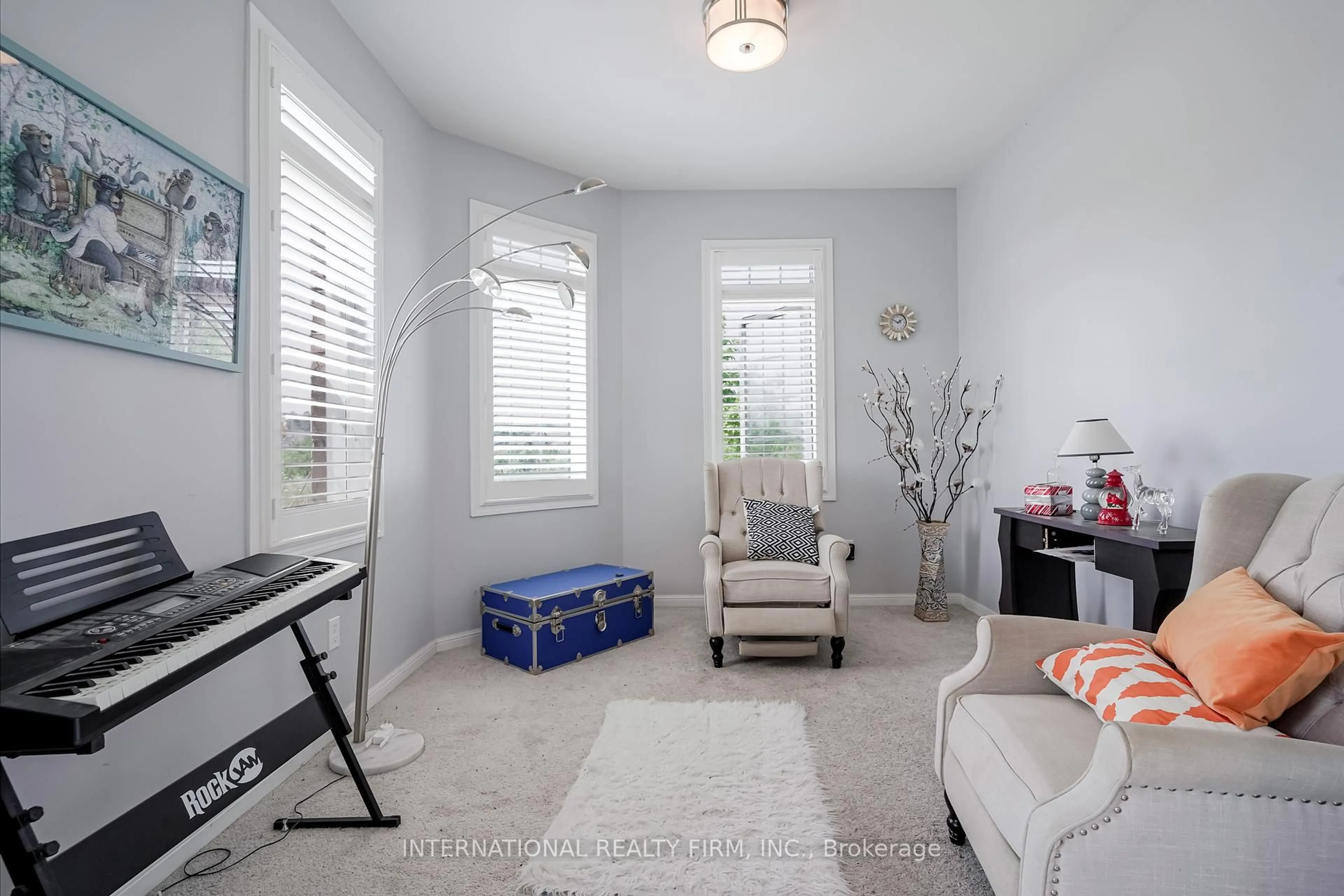 Living room with furniture, unknown for 60 KENNETH COLE Dr, Clarington Ontario L1C 0P3