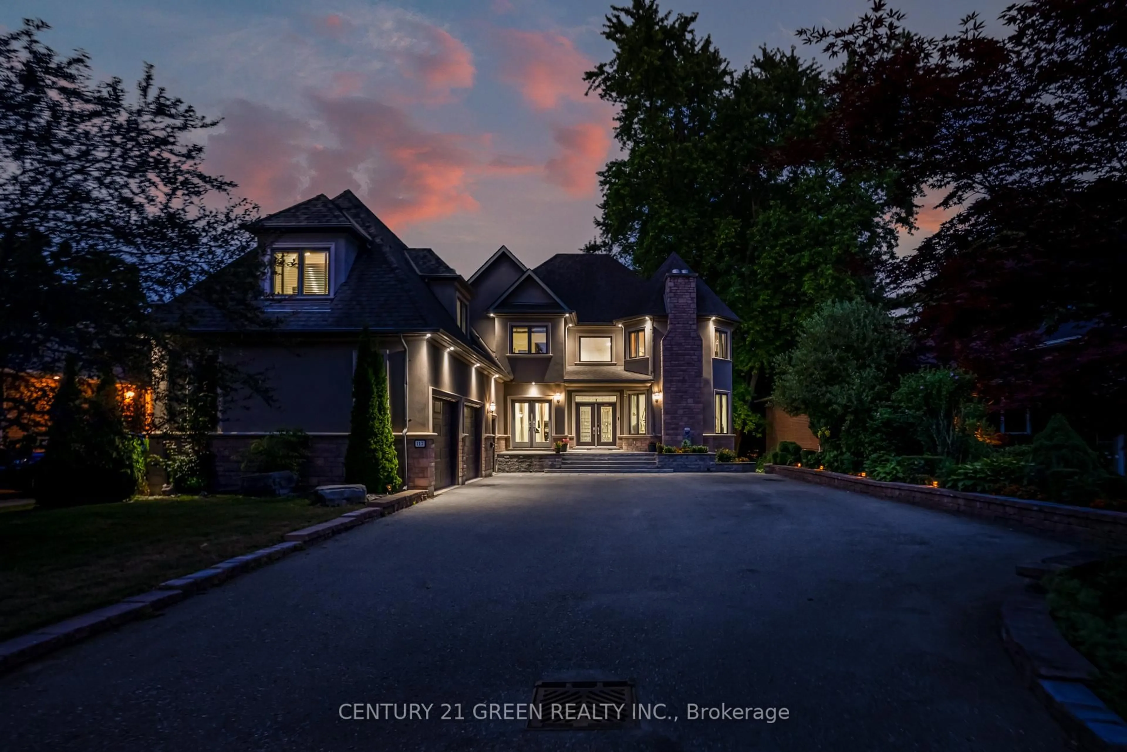 Unknown for 117 Raglan St, Whitby Ontario L1N 2S8