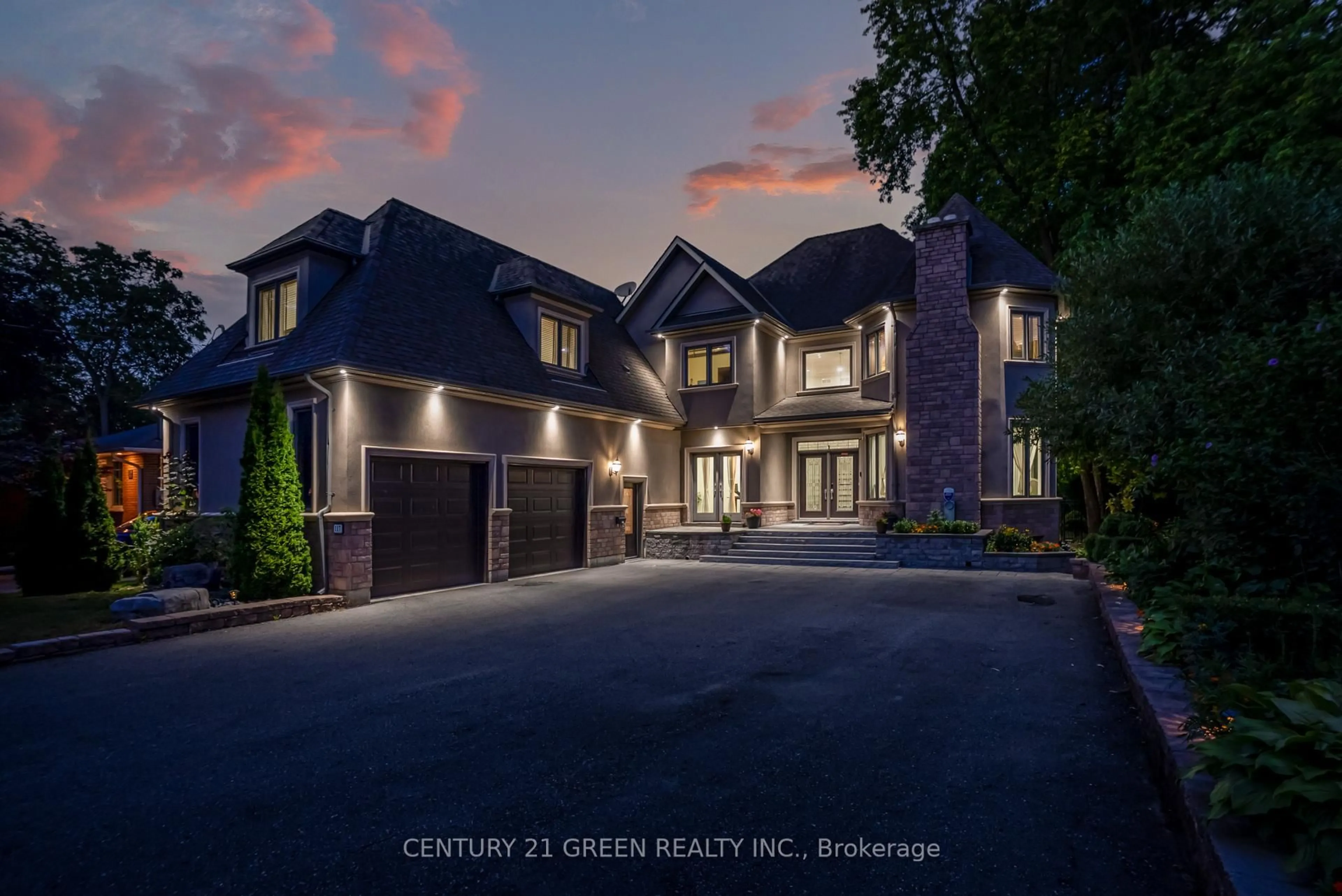 Unknown for 117 Raglan St, Whitby Ontario L1N 2S8