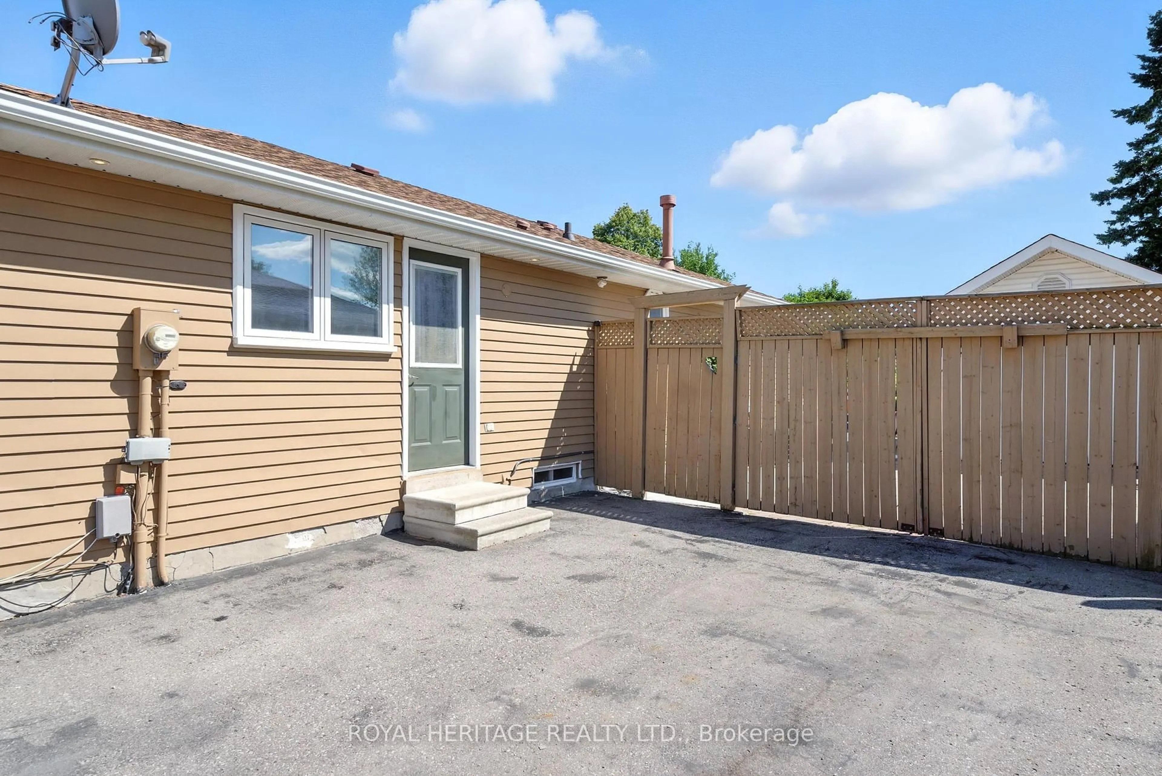 Unknown for 796 Grandview Dr, Oshawa Ontario L1H 7W7