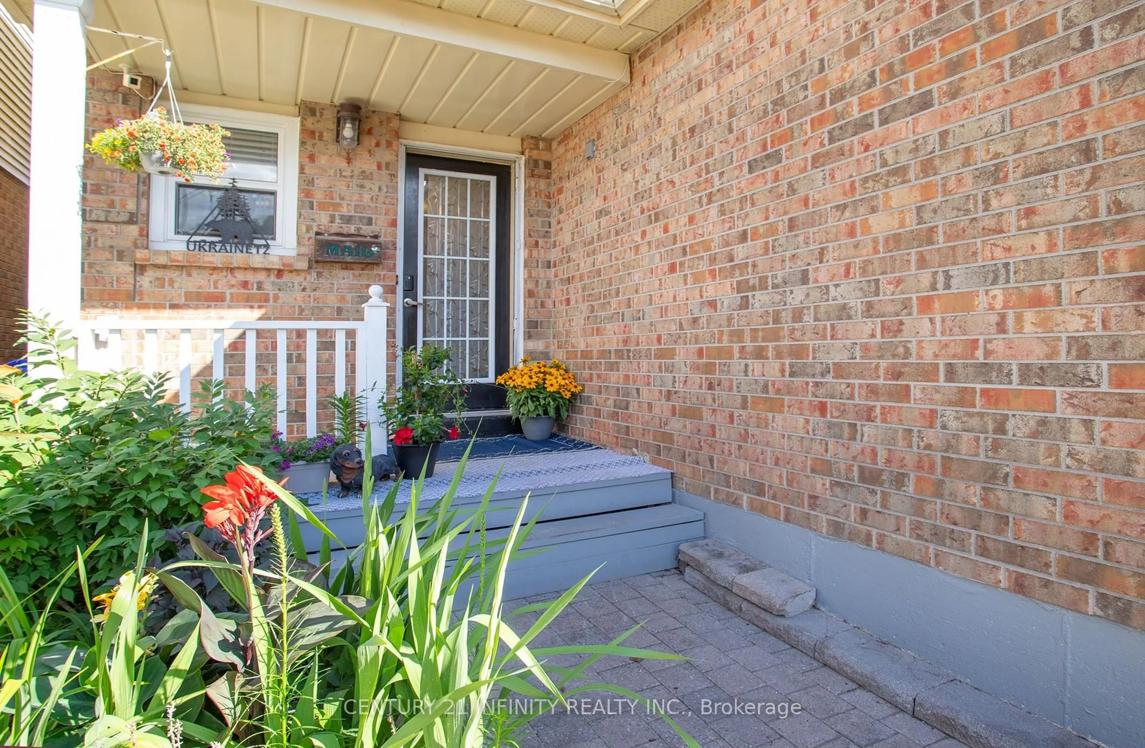 Home with brick exterior material, street for 17 Prout Dr, Clarington Ontario L1C 4A3