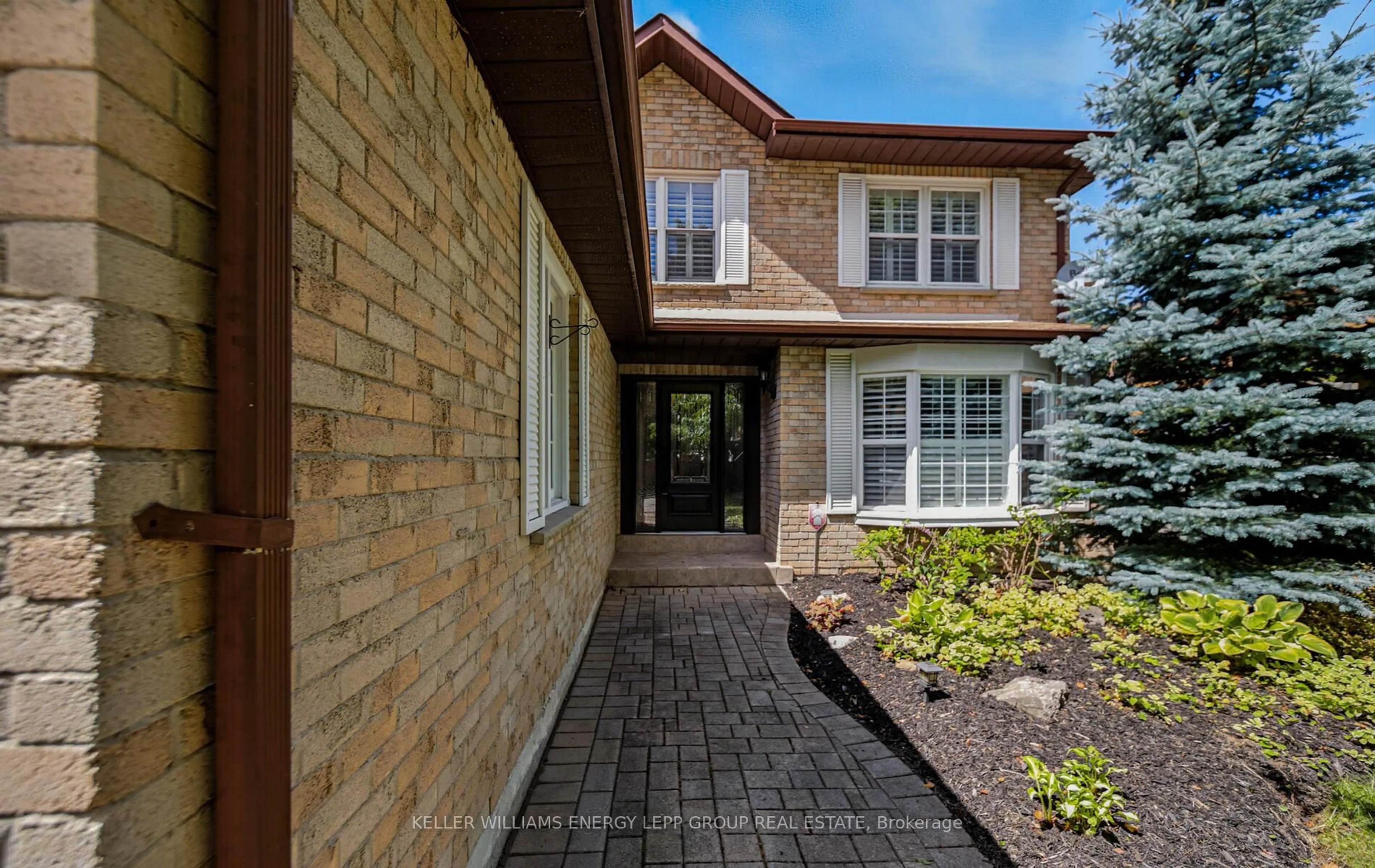 Home with brick exterior material, street for 49 Worfolk Pl, Whitby Ontario L1N 6Z2