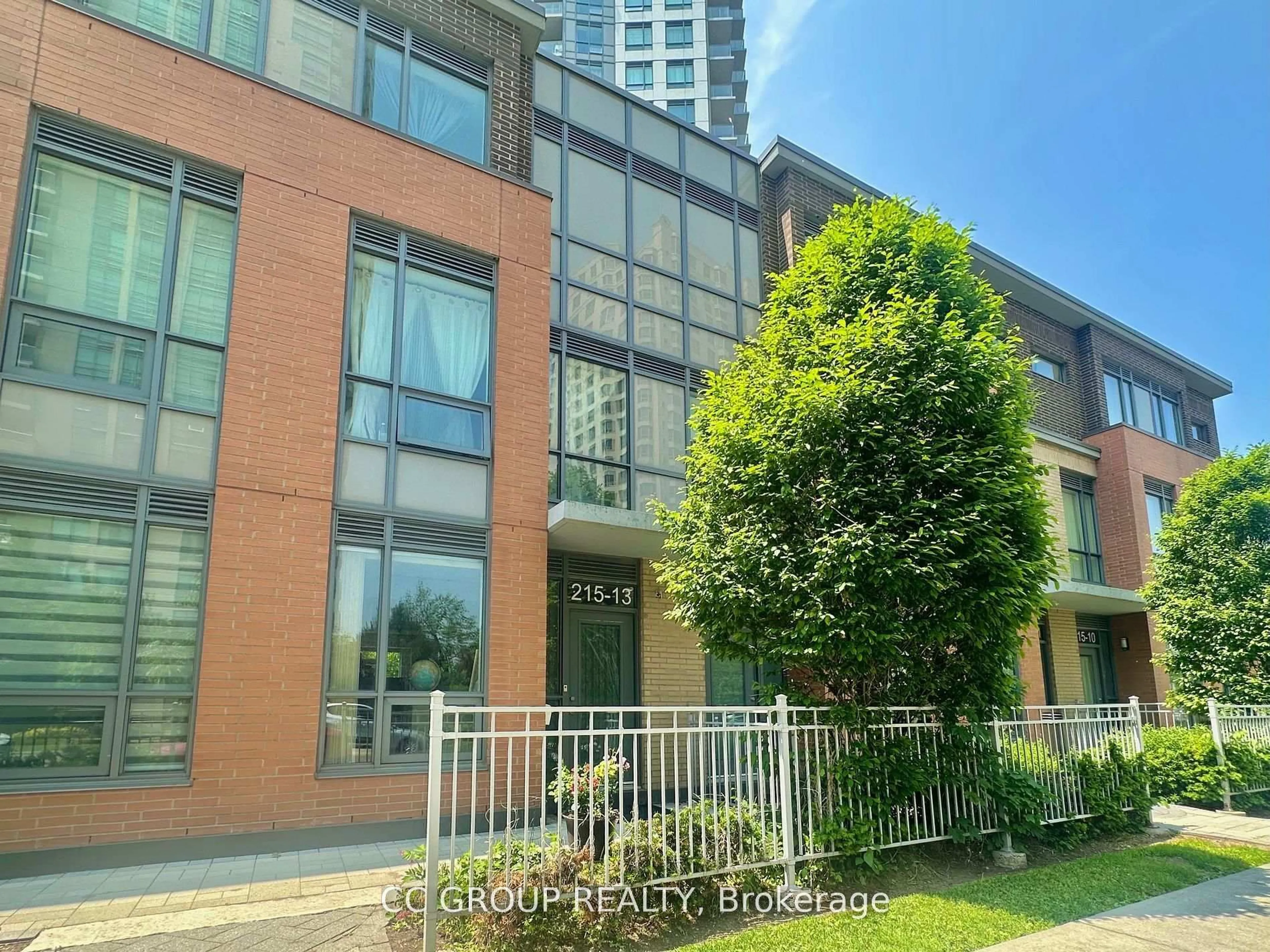 Unknown for 215 Bonis Ave #Th13, Toronto Ontario M1T 3W6
