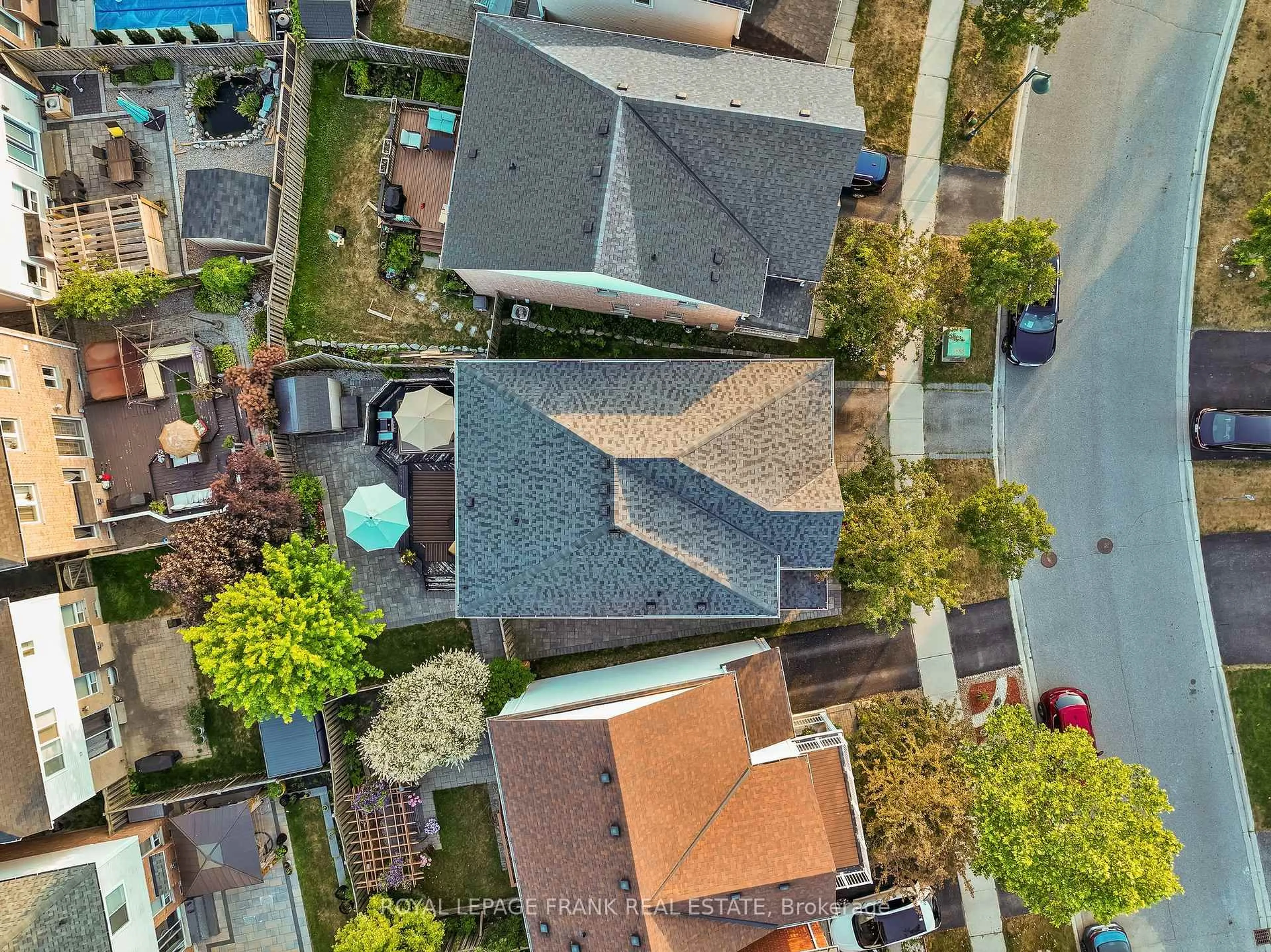 A pic from outside/outdoor area/front of a property/back of a property/a pic from drone, city buildings view from balcony for 9 Holloway Dr, Ajax Ontario L1Z 1M5