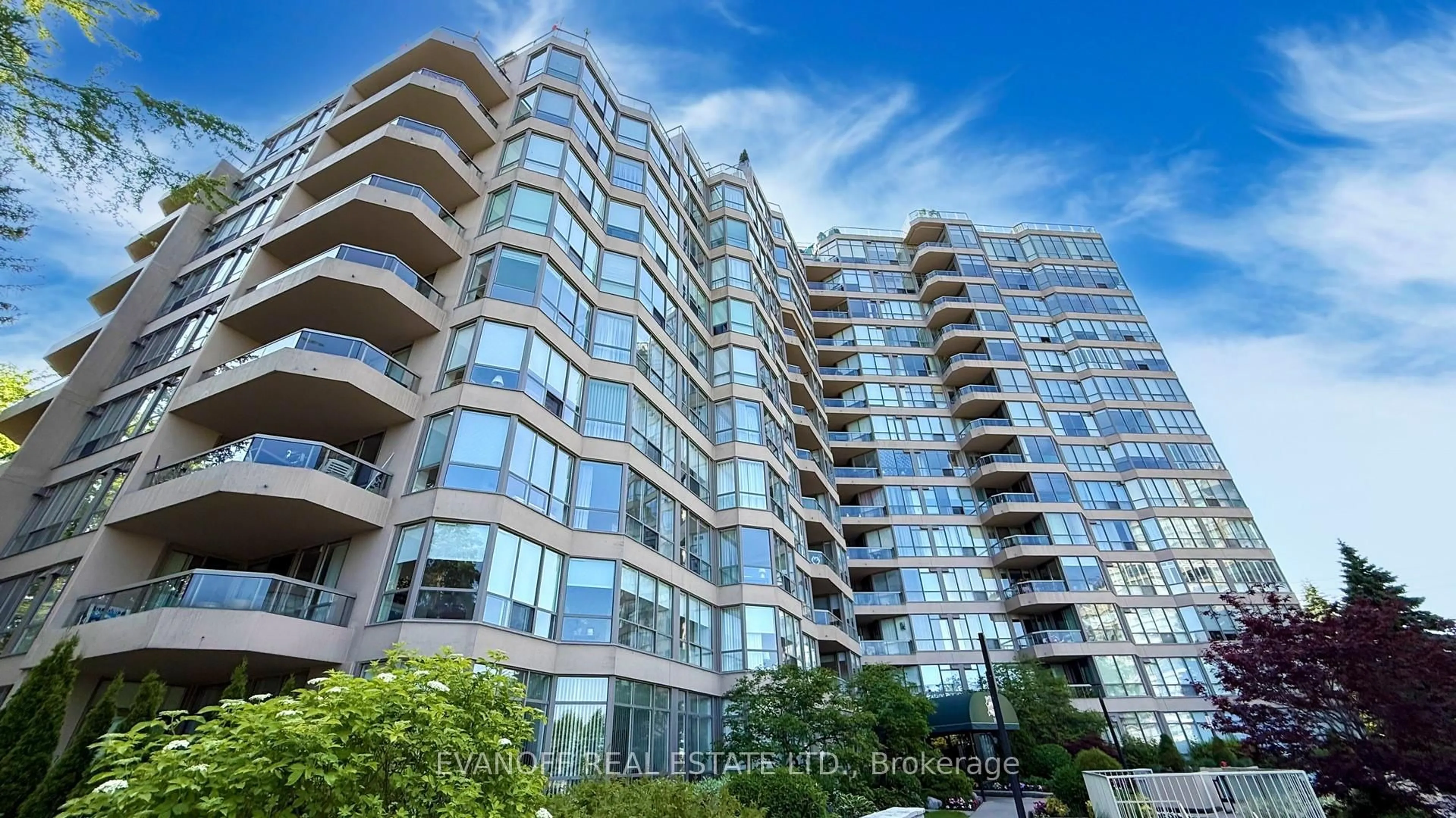 Indoor foyer for 10 Guildwood Pkwy #PH22, Toronto Ontario M1E 5B5