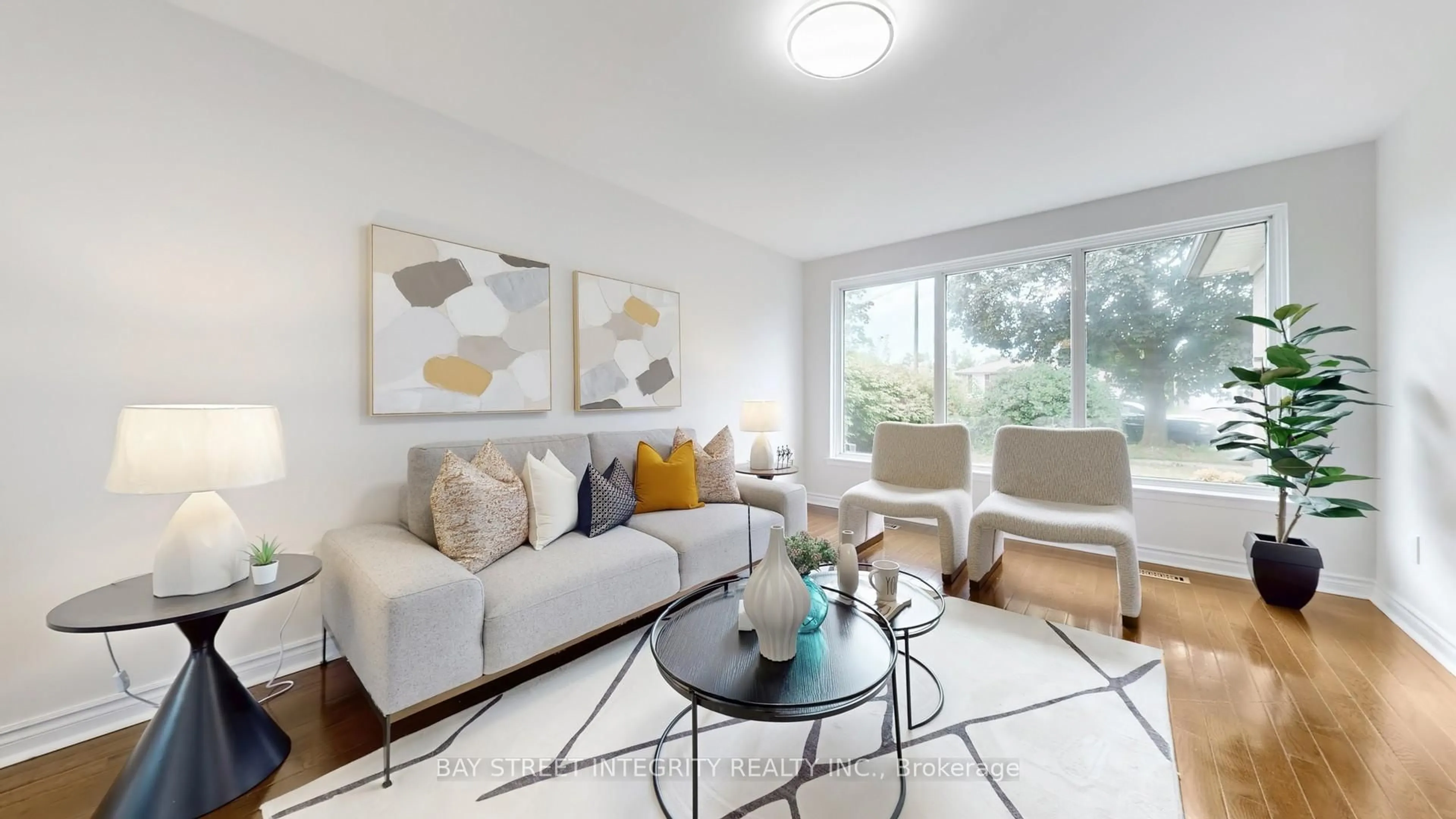 Living room with furniture, unknown for 66 Sonmore Dr, Toronto Ontario M1S 1X4