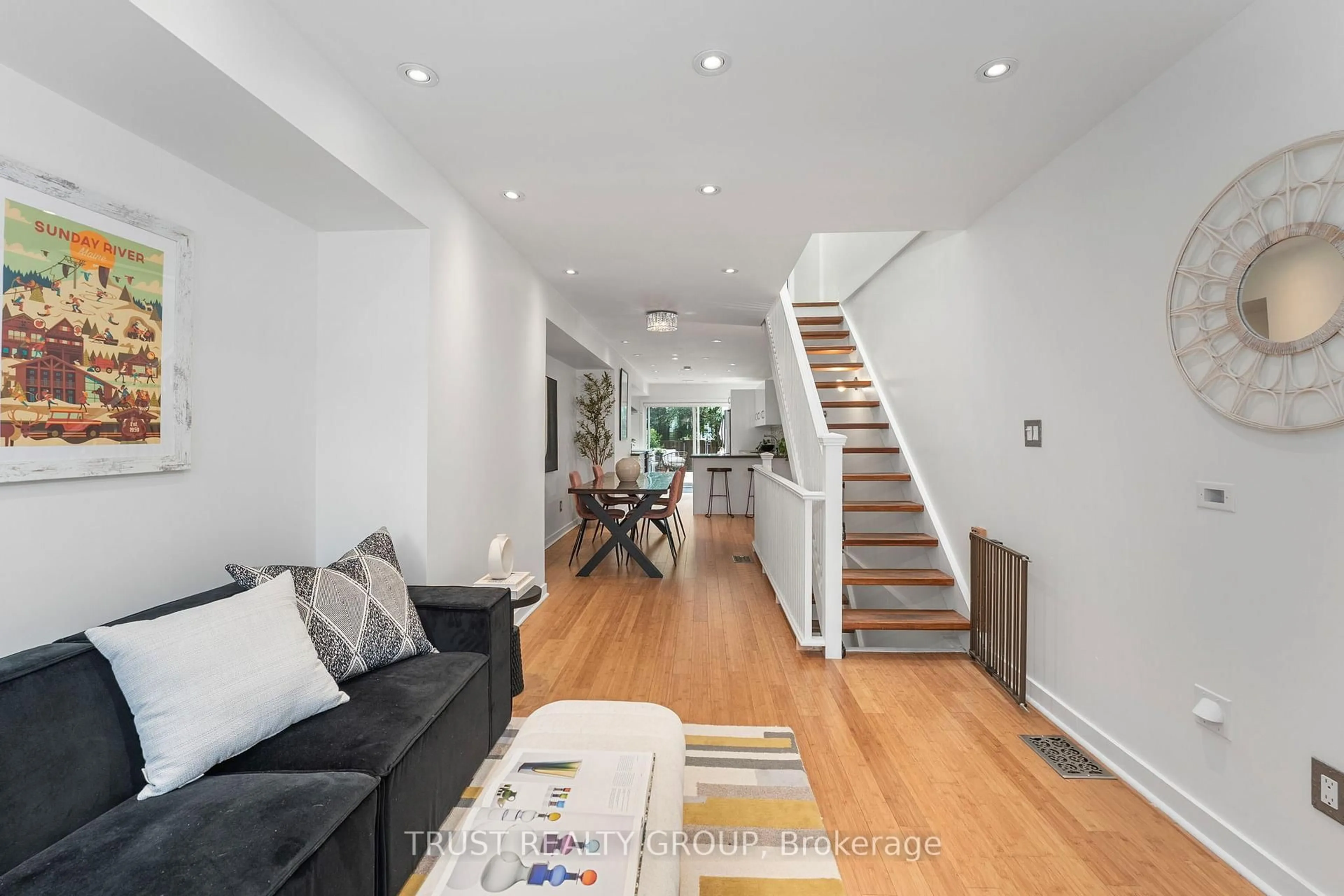 Unknown for 31 Dunkirk Rd, Toronto Ontario M4C 2M1