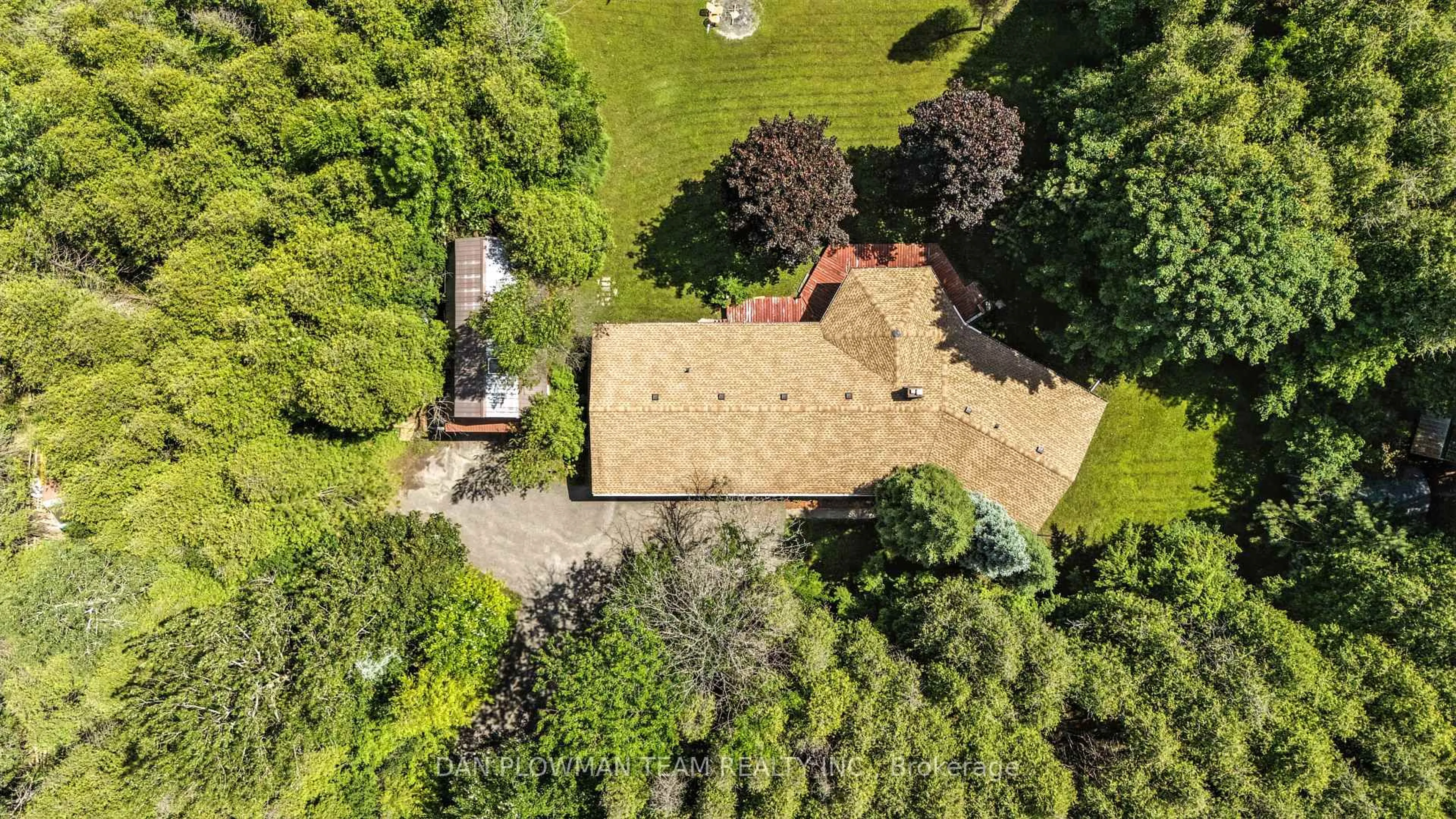 A pic from outside/outdoor area/front of a property/back of a property/a pic from drone, building for 2747 Concession Rd 6 Rd, Clarington Ontario L1C 5V6