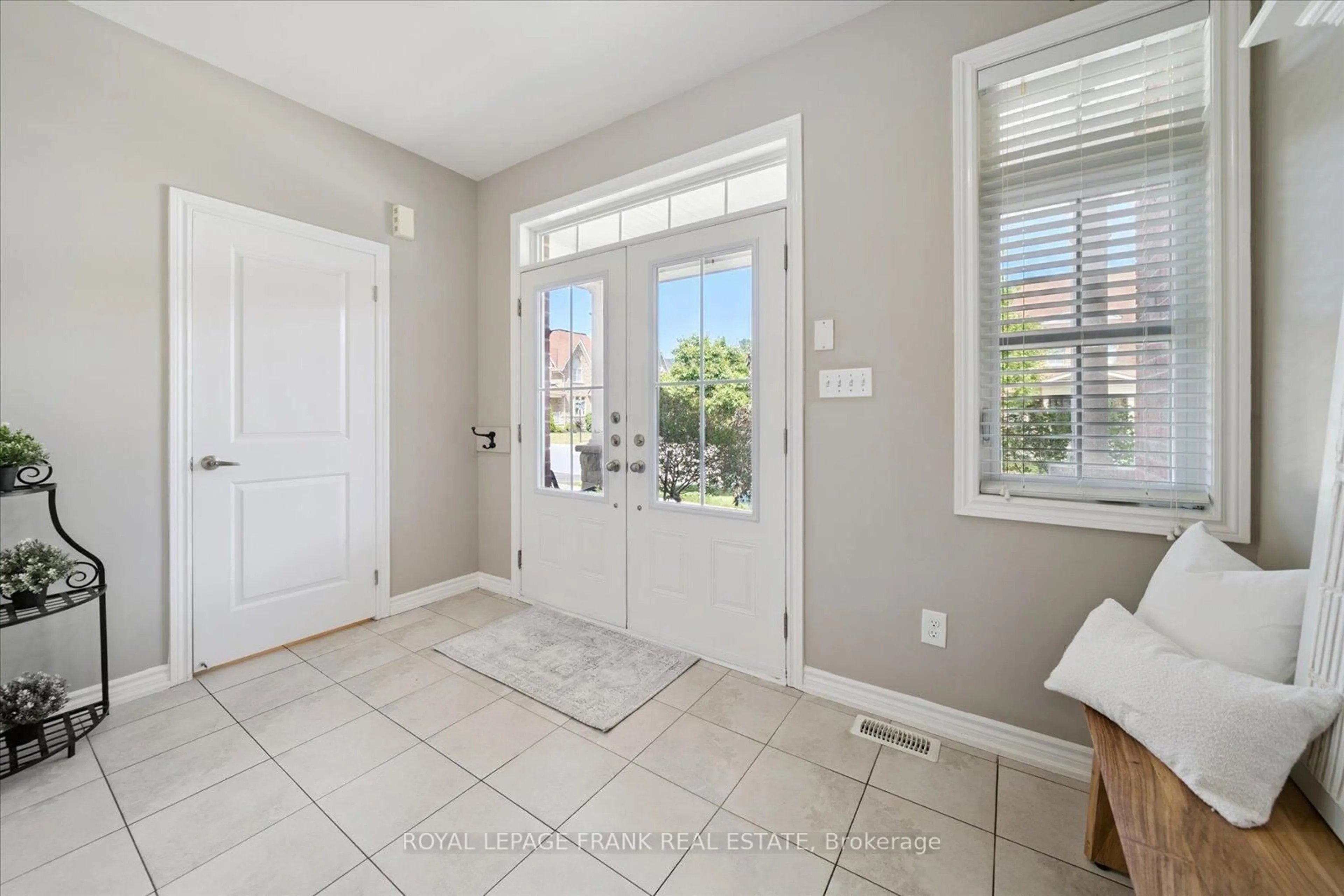 Indoor entryway for 24 Burning Springs Pl, Whitby Ontario L1M 0K1