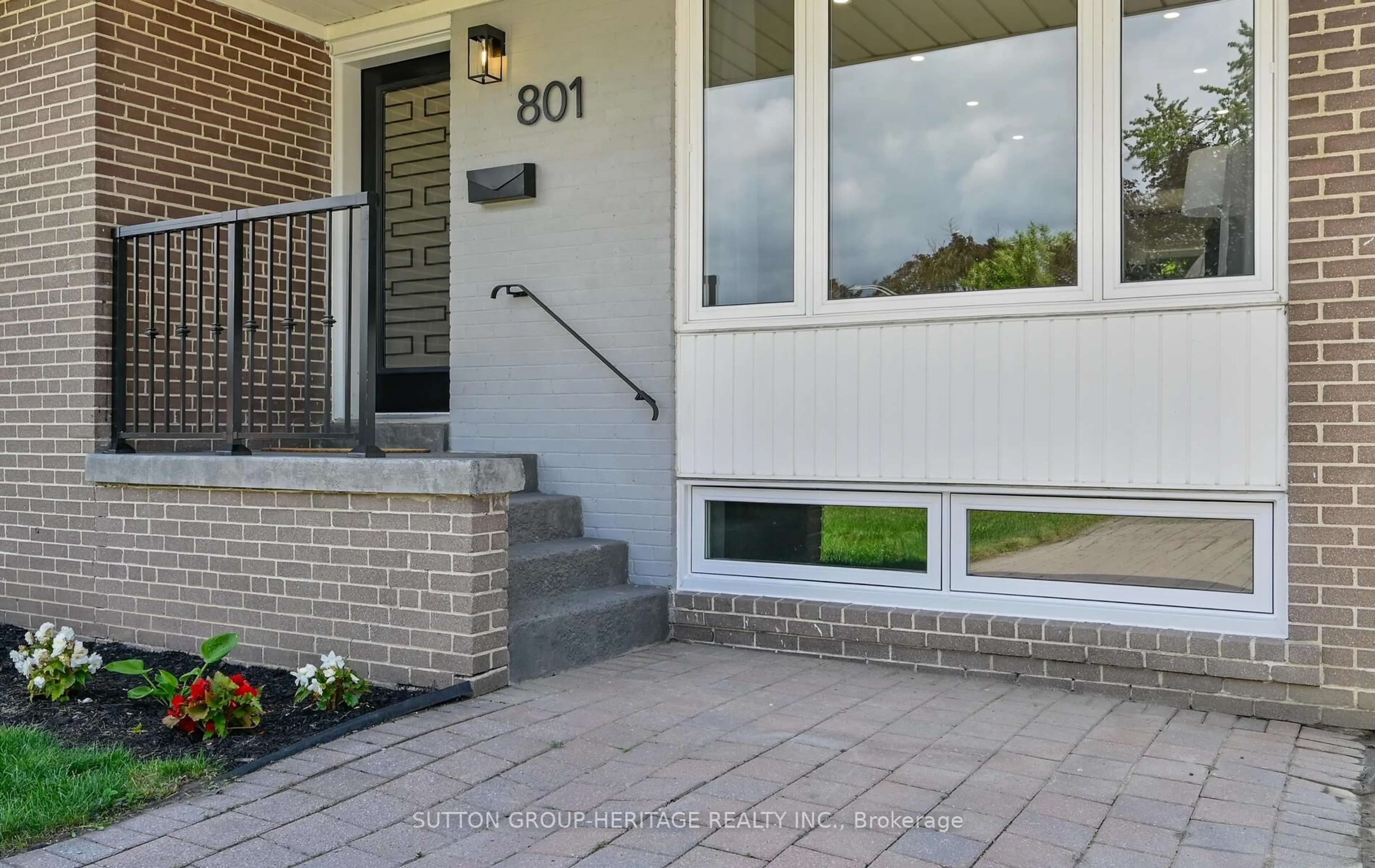 Unknown for 801 Krosno Blvd, Pickering Ontario L1W 1G7
