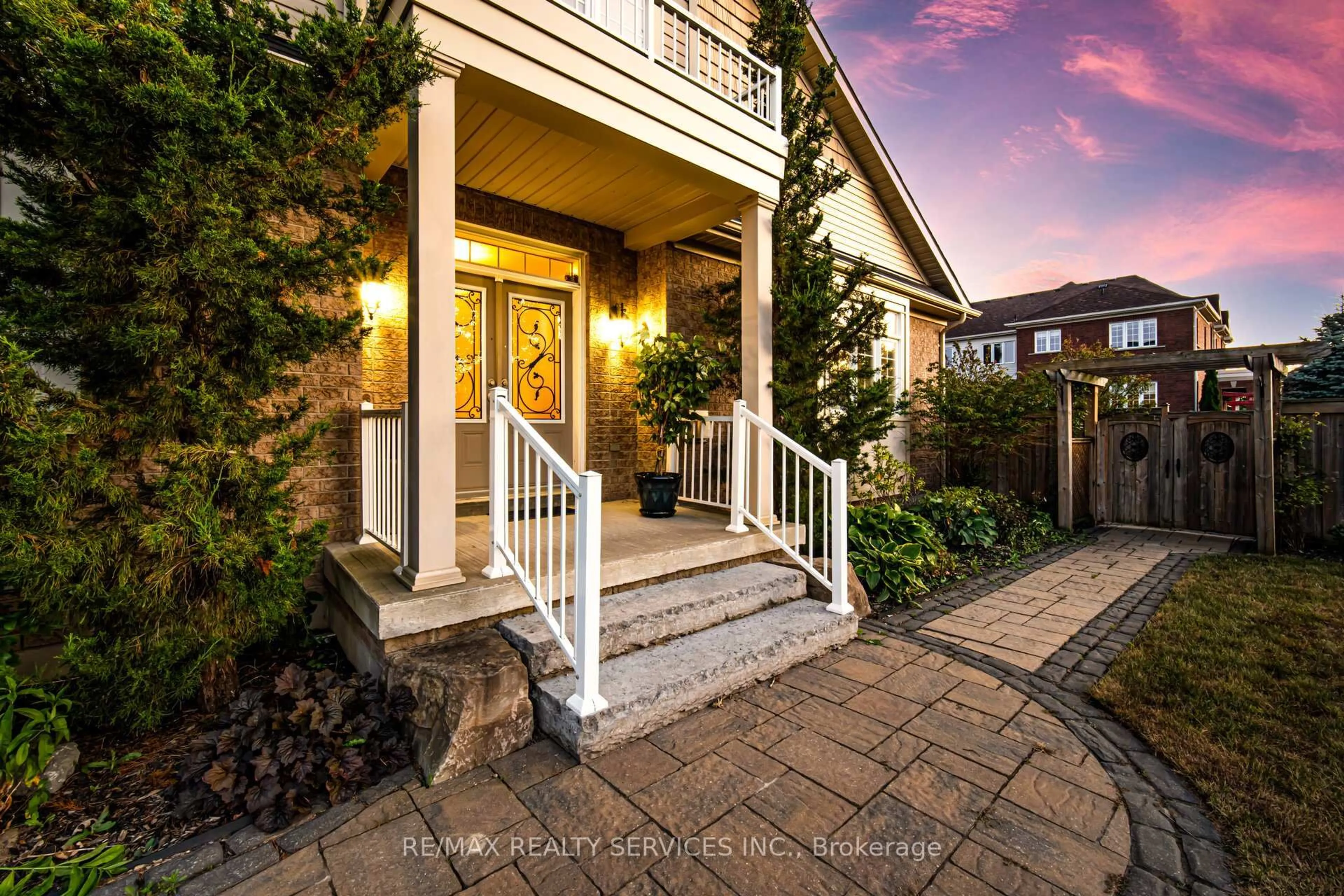 Home with brick exterior material, street for 472 West Scugog Lane, Clarington Ontario L1C 0G5