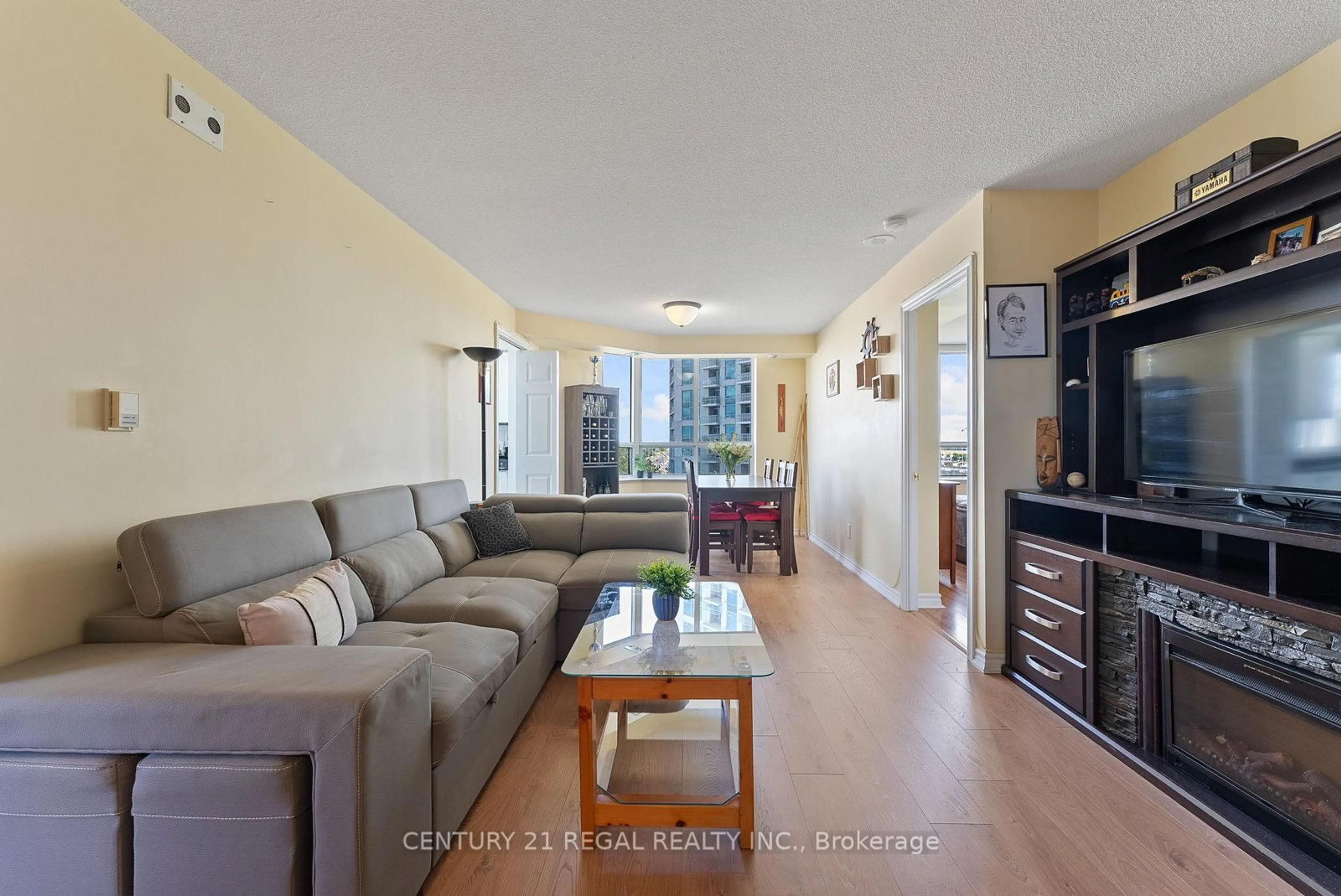 Living room with furniture, unknown for 115 Omni Dr #603, Toronto Ontario M1P 5B4