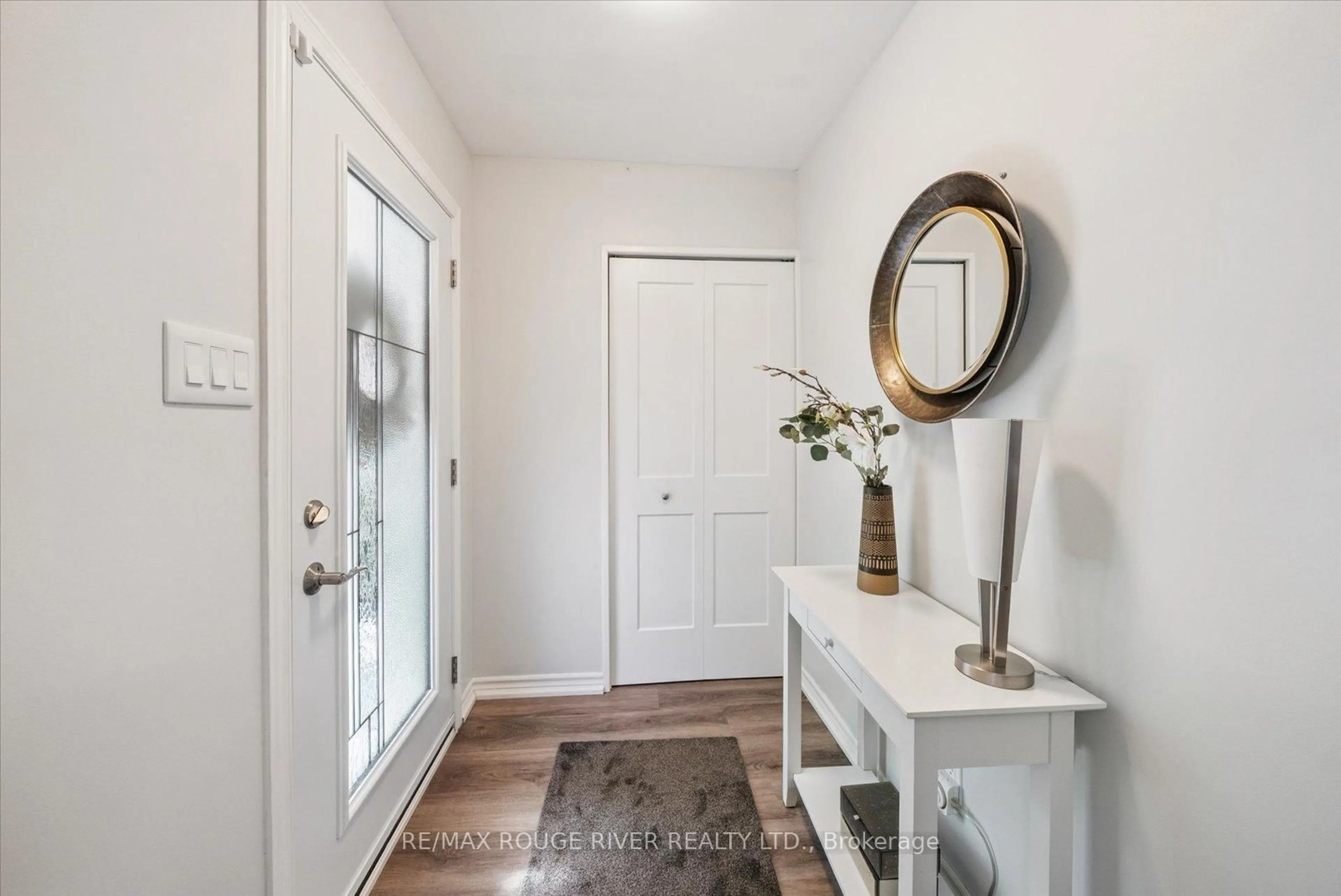 Indoor entryway for 29 Rodarick Dr, Toronto Ontario M1C 1W4