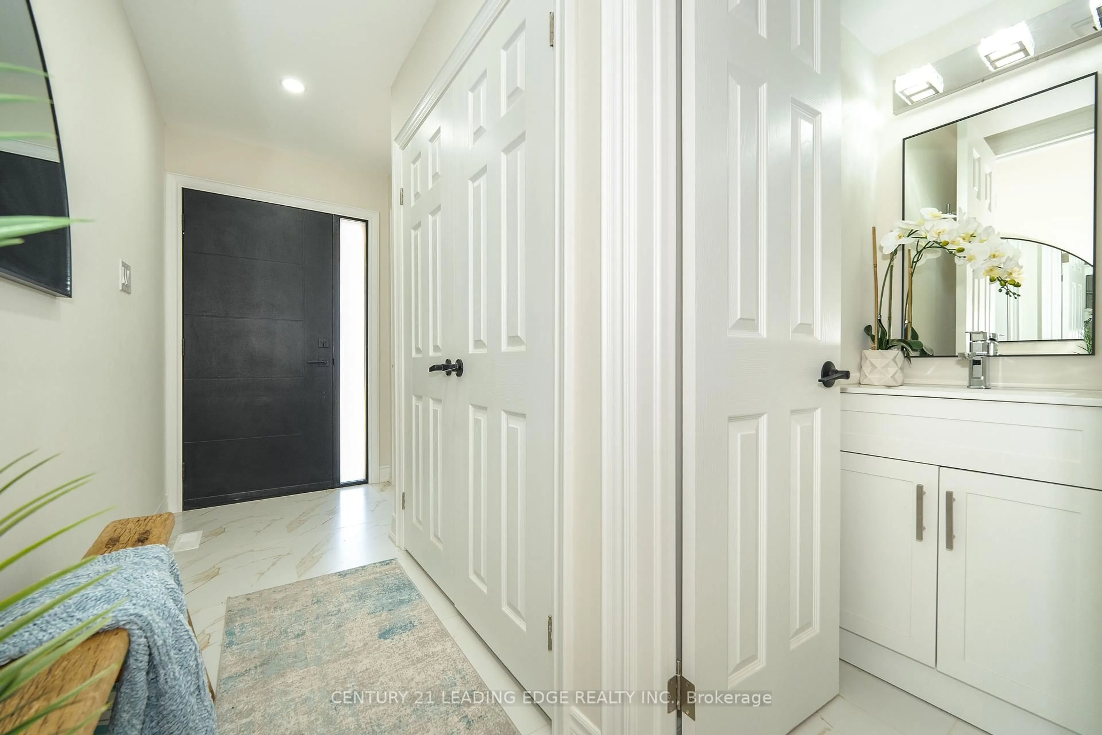 Indoor entryway for 64 Buckhurst Cres, Toronto Ontario M1S 4C4