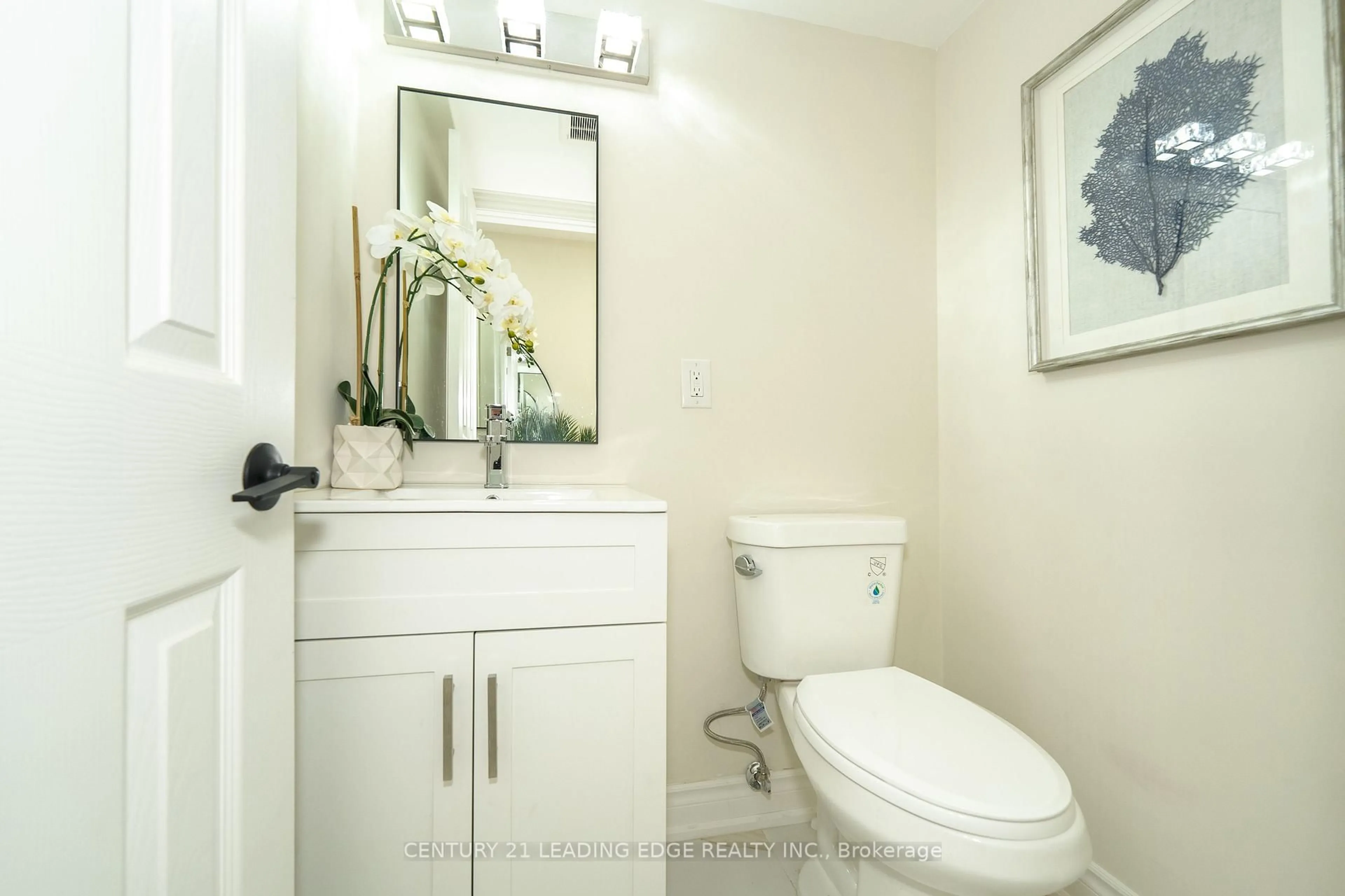 Standard bathroom, ceramic/tile floor for 64 Buckhurst Cres, Toronto Ontario M1S 4C4