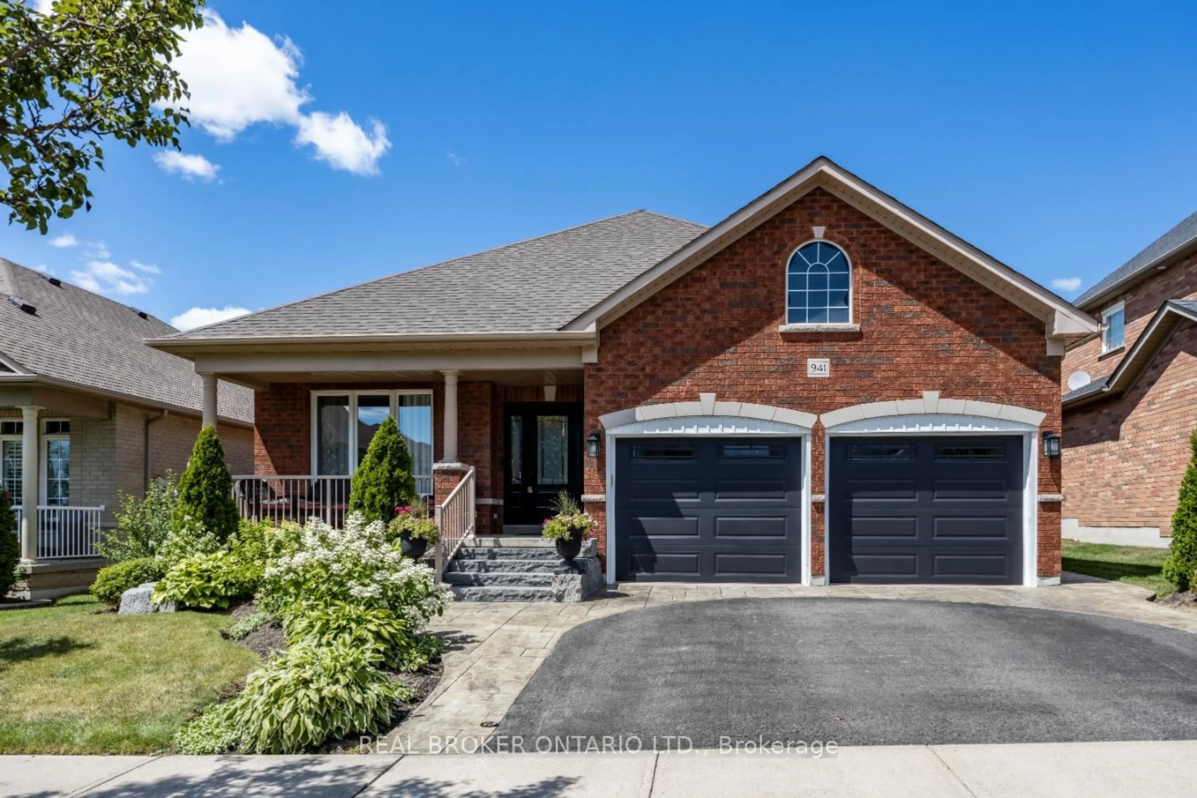 Home with brick exterior material, street for 941 Greenleaf Circ, Oshawa Ontario L1K 2W8