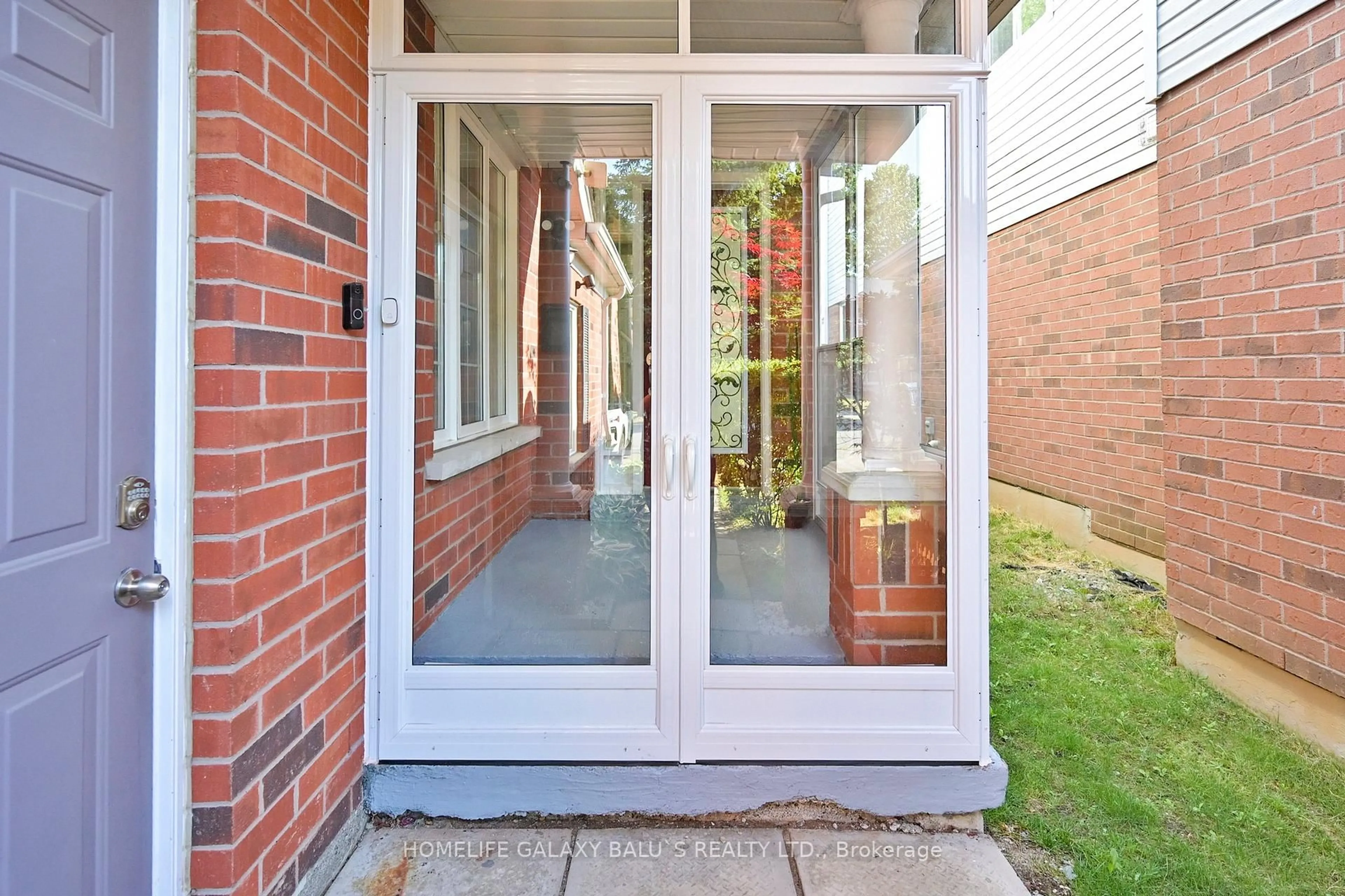 Unknown for 15 Blacksmith Lane, Whitby Ontario L1P 1N2