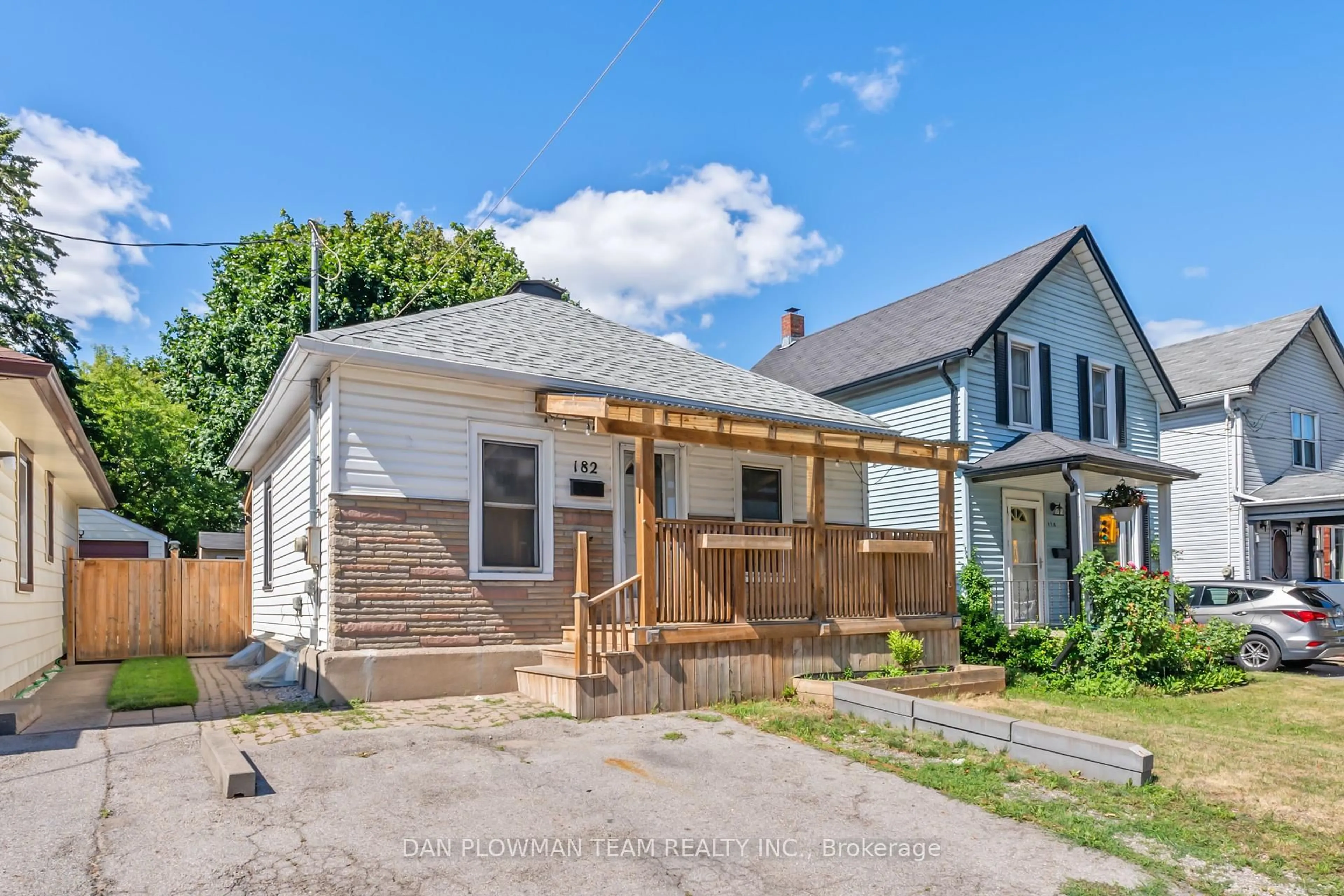 Unknown for 182 Bloor St, Oshawa Ontario L1J 1P7