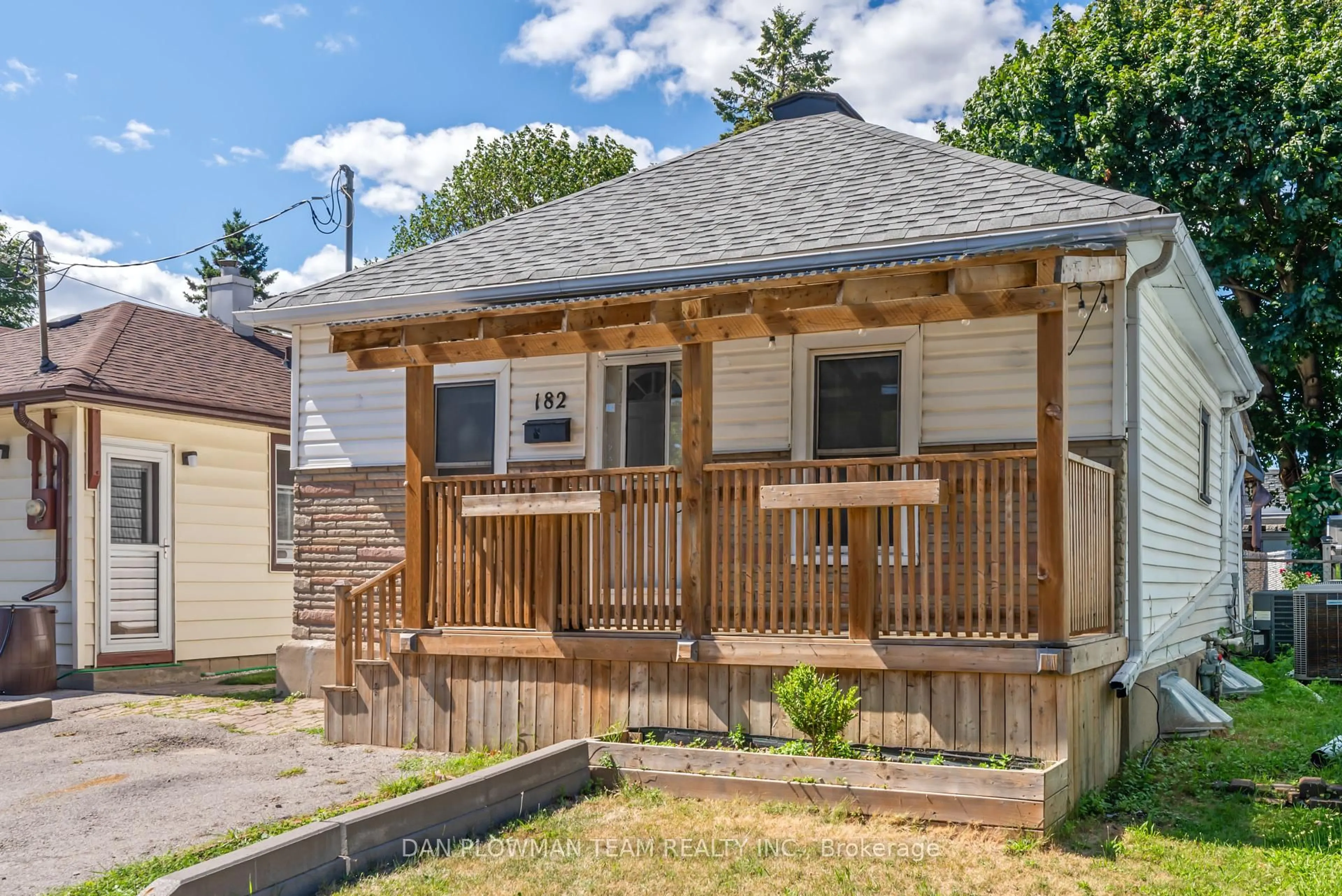Unknown for 182 Bloor St, Oshawa Ontario L1J 1P7