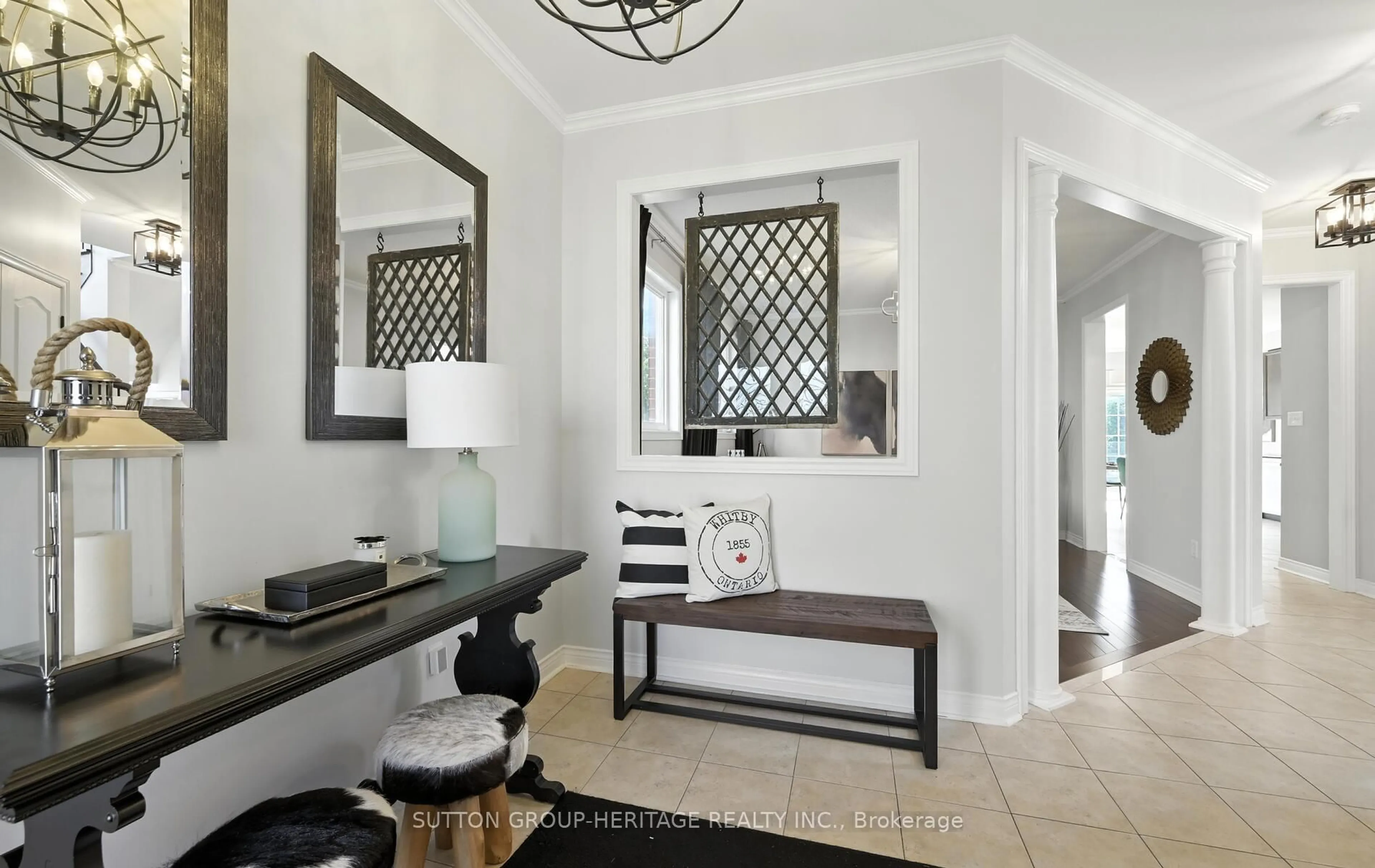 Indoor entryway for 30 Bradford Crt, Whitby Ontario L1N 0G7