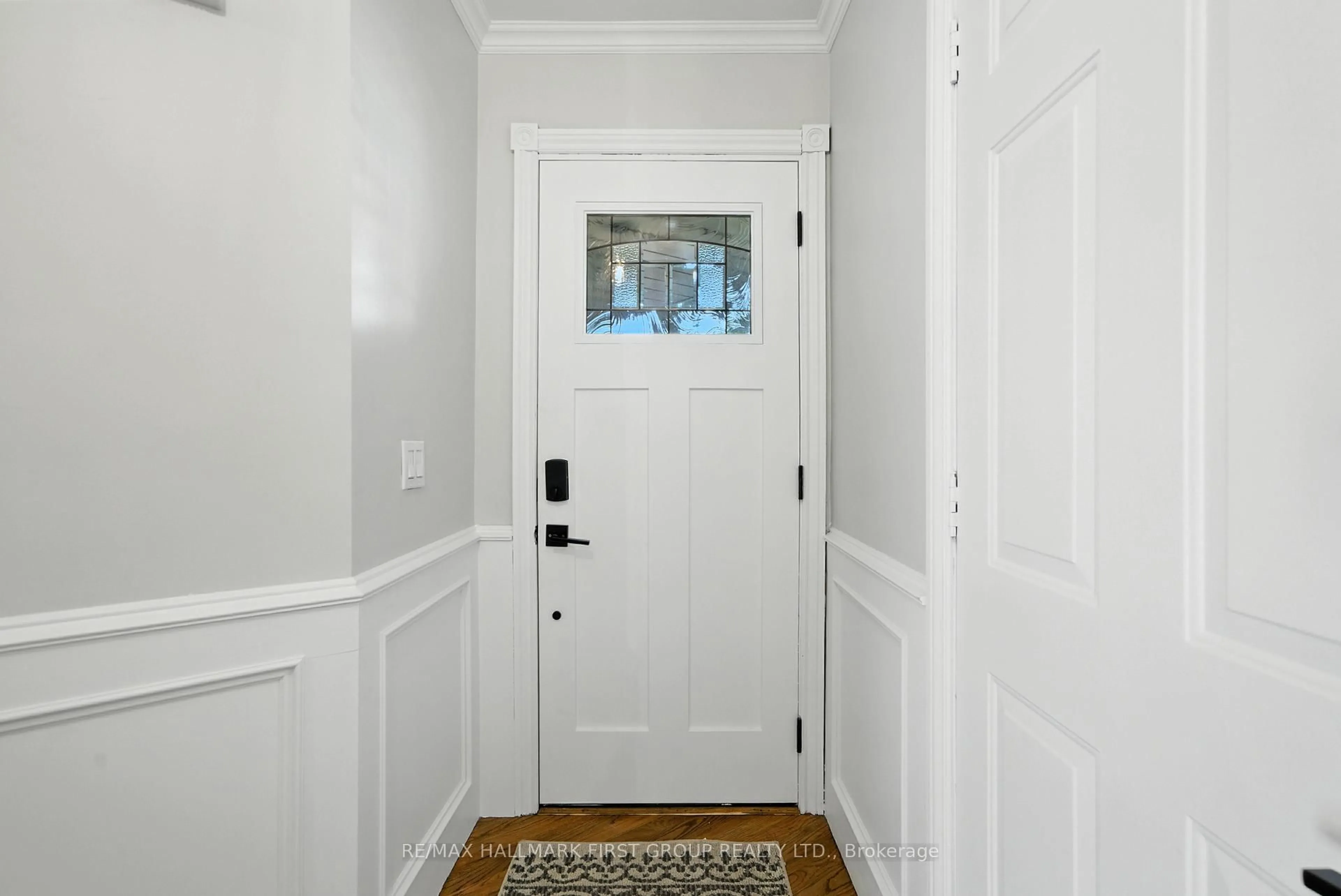 Indoor entryway for 1509 Sturgeon Crt, Pickering Ontario L1V 5P6
