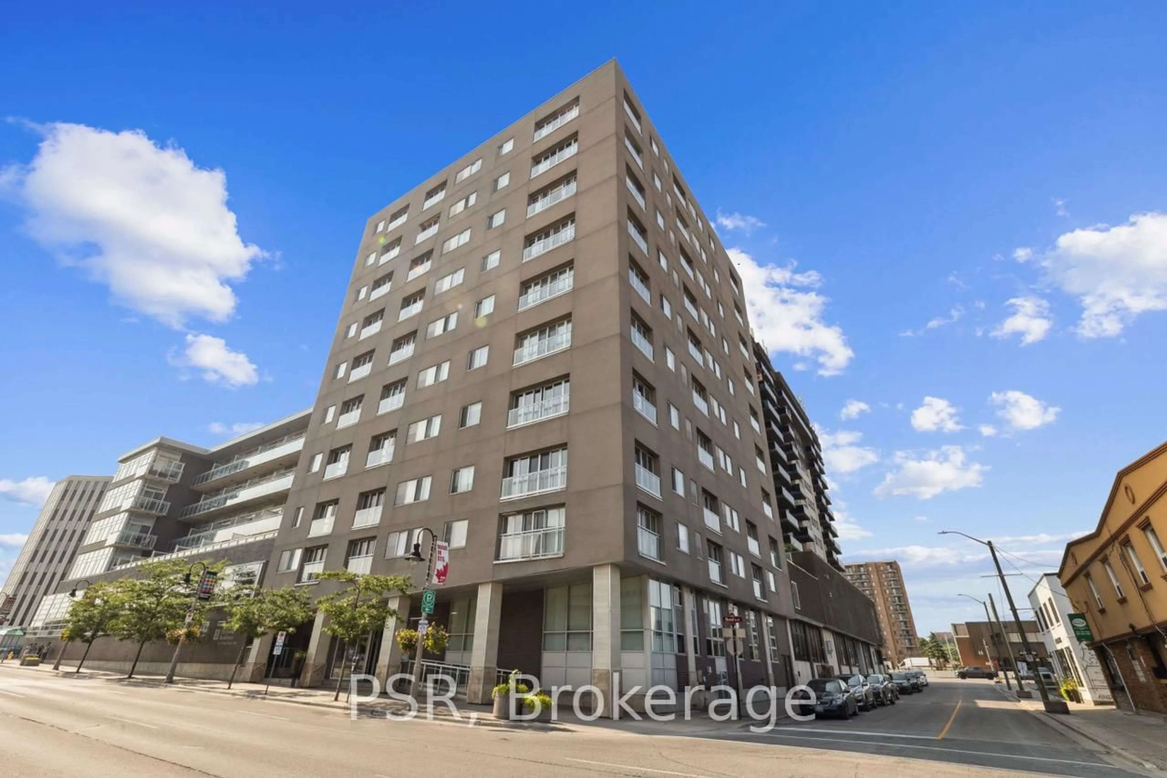 A pic from outside/outdoor area/front of a property/back of a property/a pic from drone, building for 44 Bond St #103, Oshawa Ontario L1G 6R2