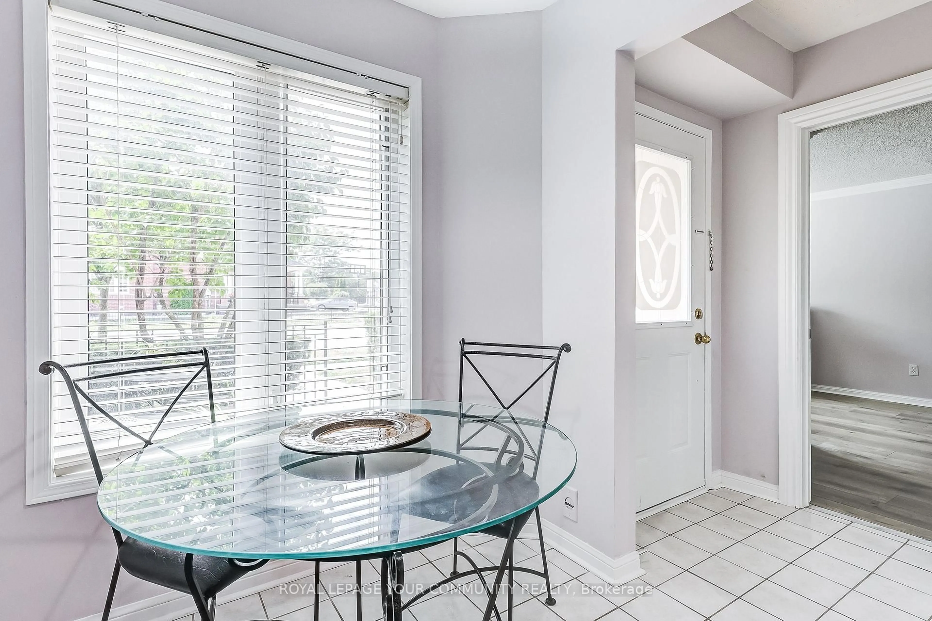 Dining room, ceramic/tile floor for 23 Mondeo Dr, Toronto Ontario M1P 5B6