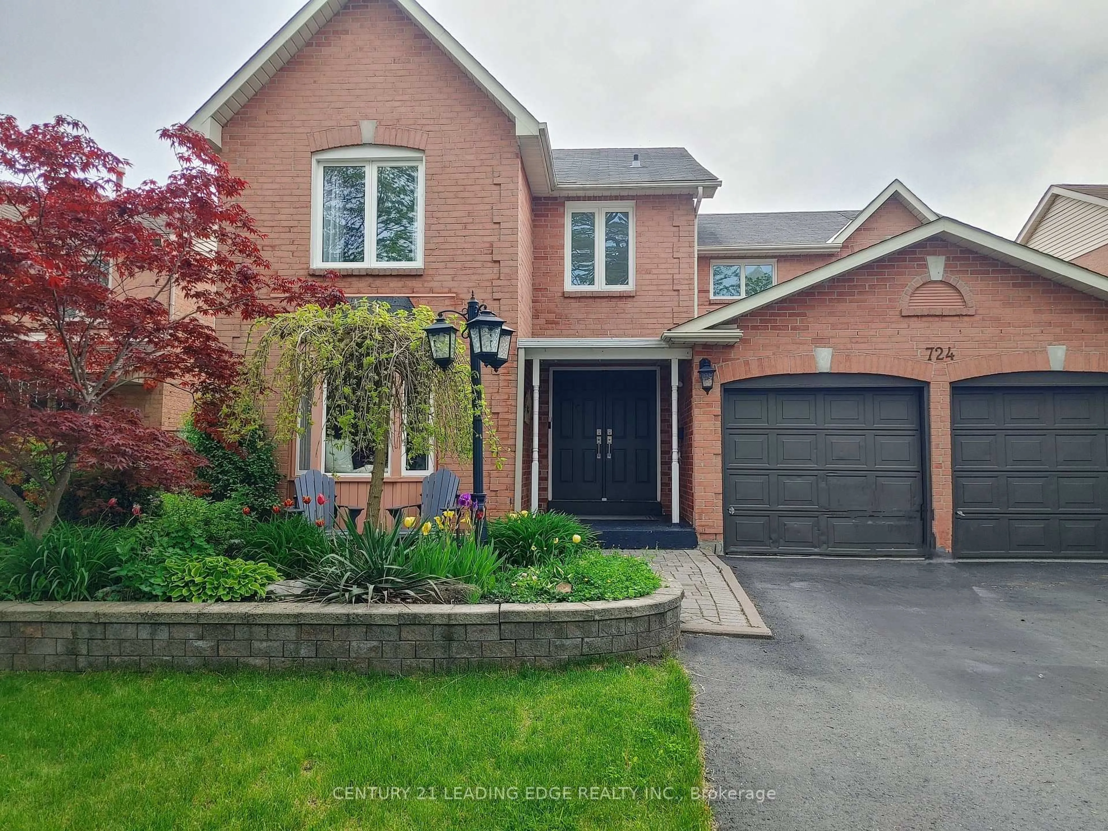 Home with brick exterior material, street for 724 Barnes Cres, Oshawa Ontario L1J 8K1