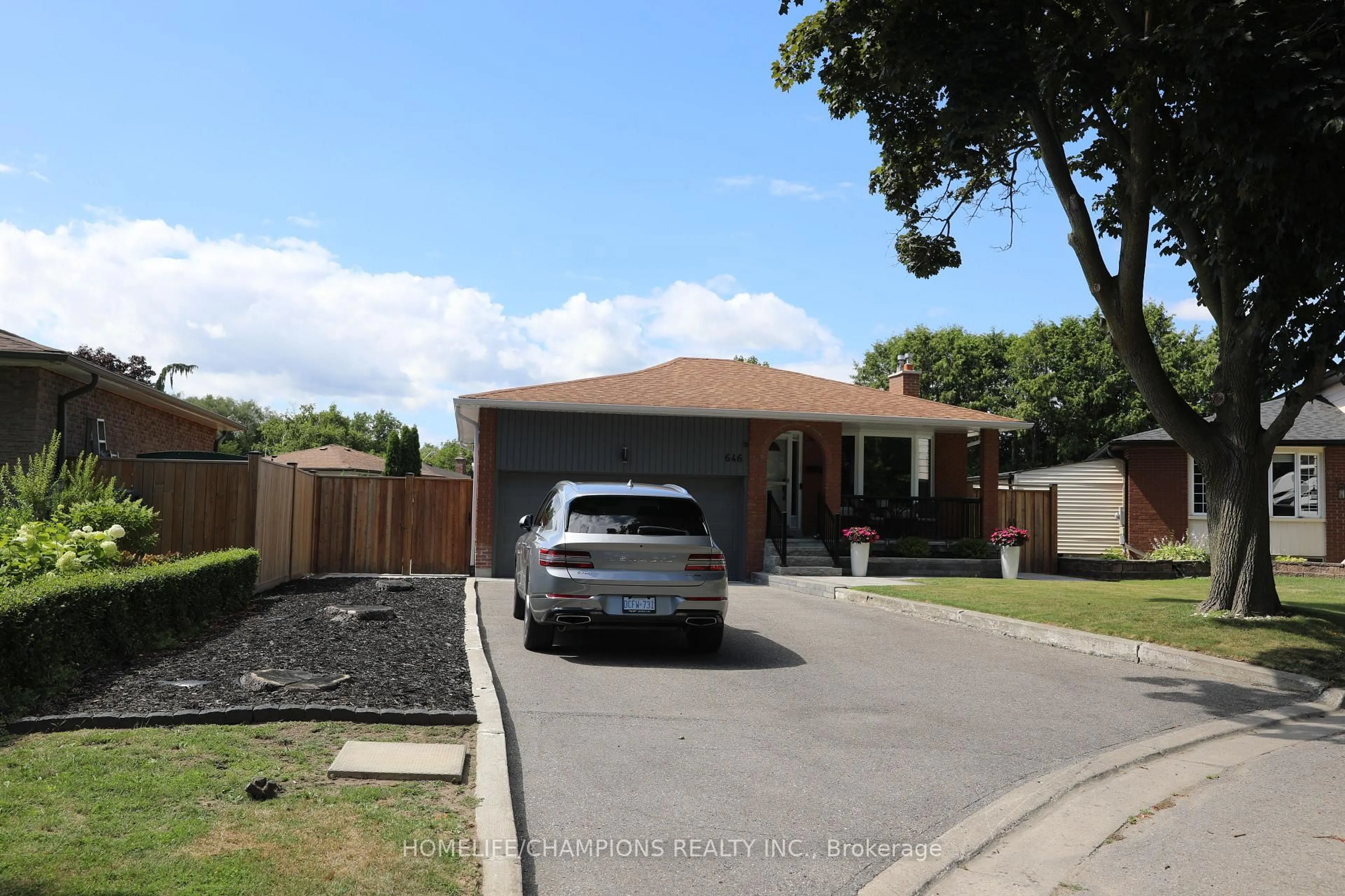Unknown for 646 Chancery Crt, Oshawa Ontario L1G 6P8