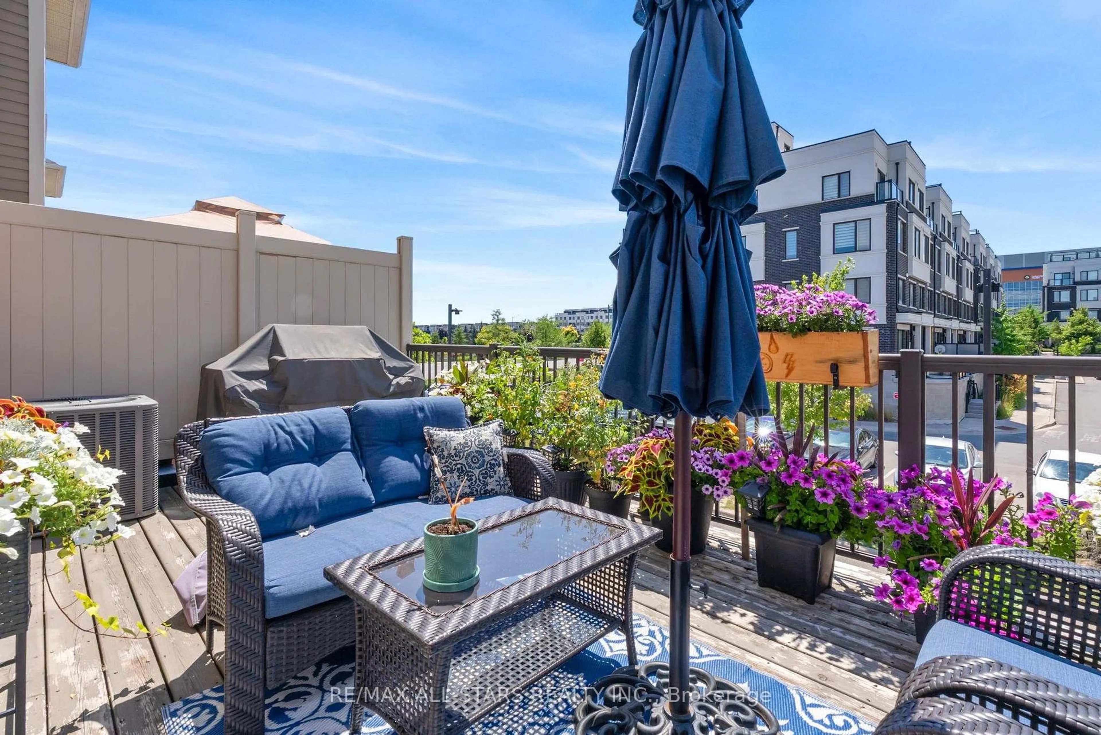 Patio, water/lake/river/ocean view for 2450 William Jackson Dr, Pickering Ontario L1X 0C3