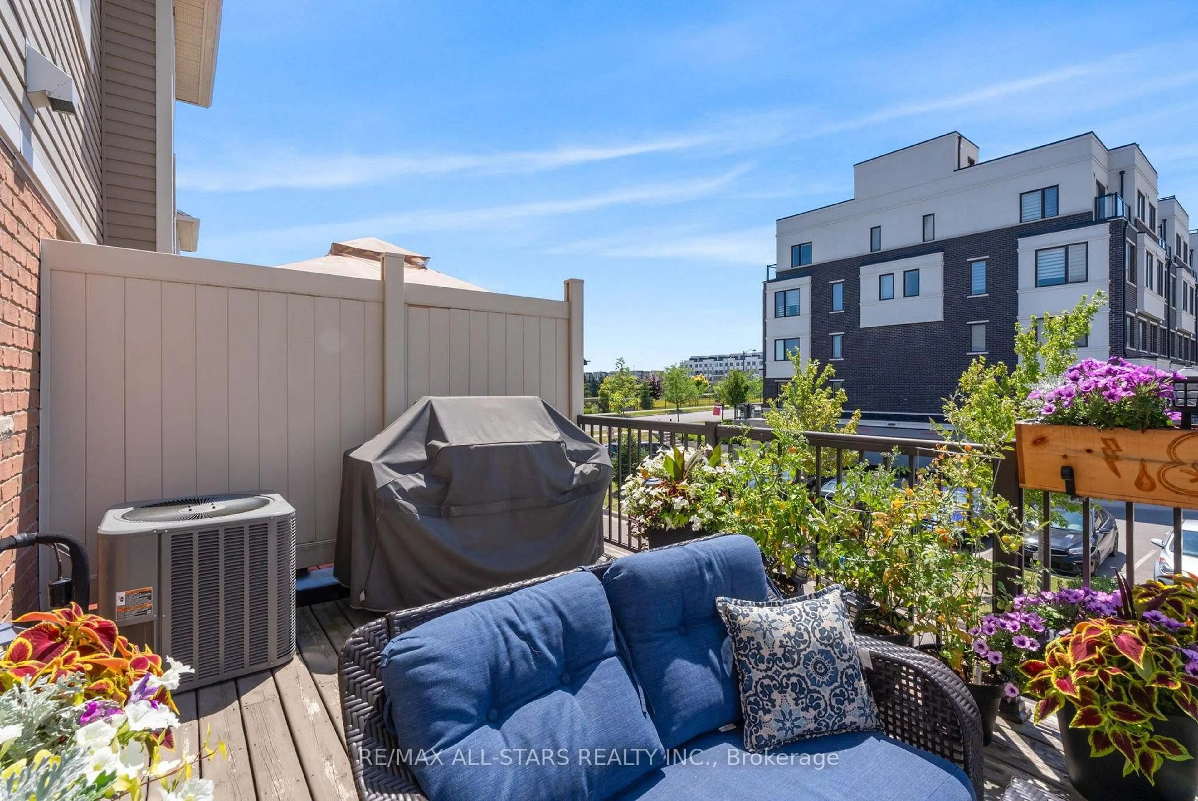 Balcony in the apartment, water/lake/river/ocean view for 2450 William Jackson Dr, Pickering Ontario L1X 0C3