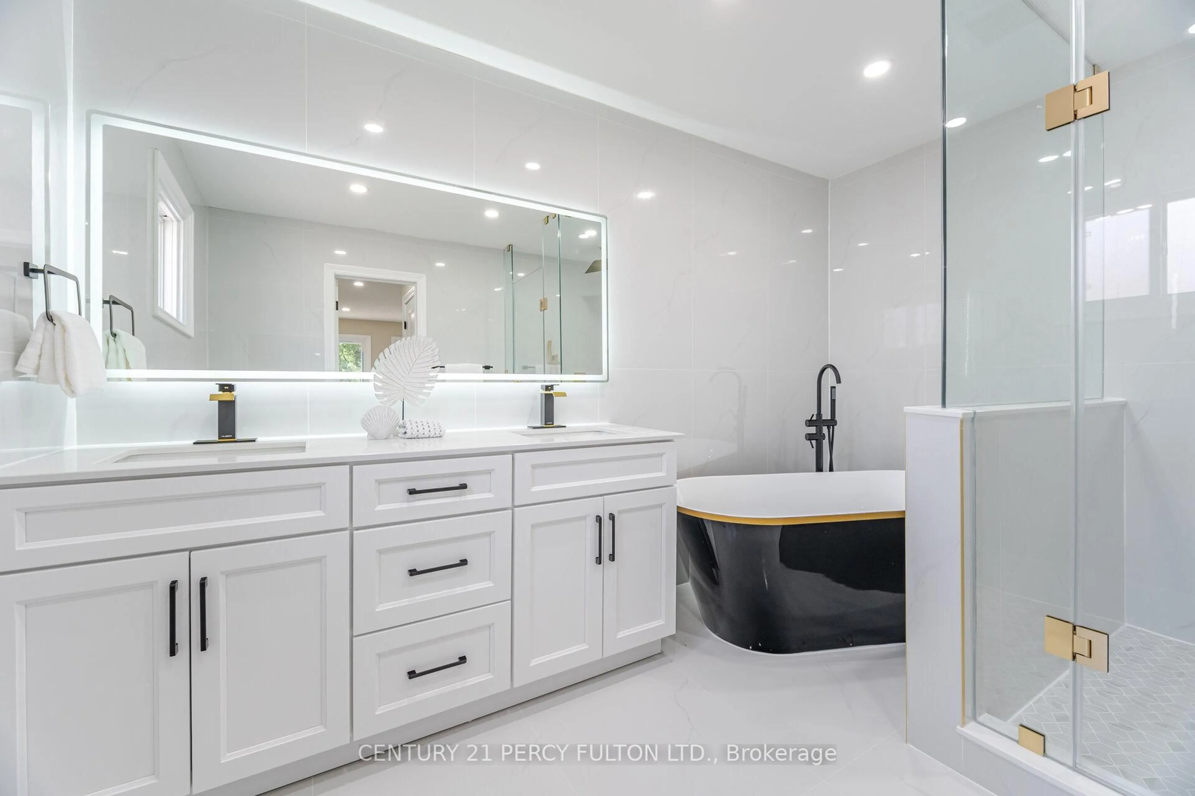 Contemporary bathroom, ceramic/tile floor for 6 Bray Dr, Ajax Ontario L1T 3M1