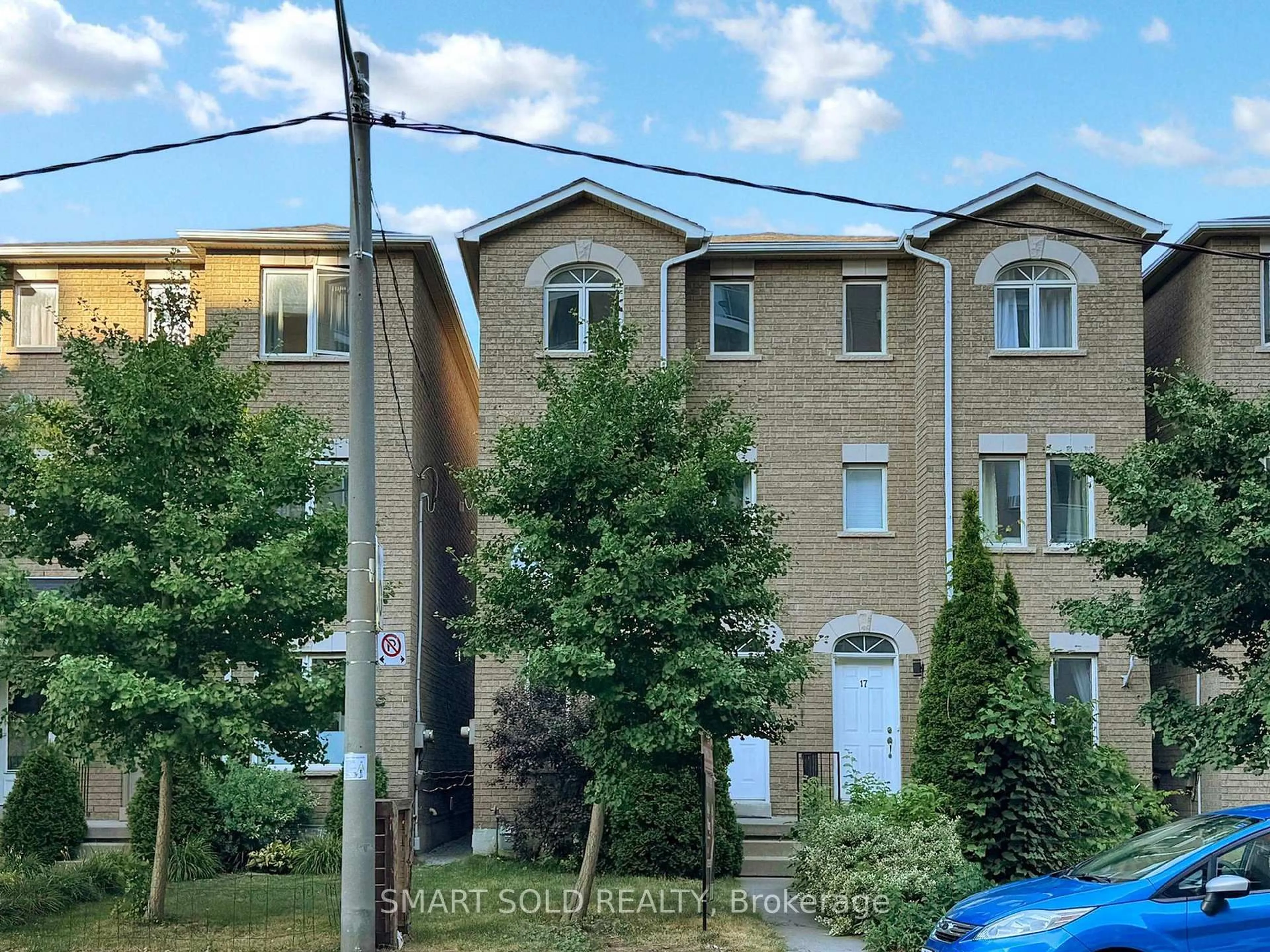 A pic from outside/outdoor area/front of a property/back of a property/a pic from drone, street for 19 Trent Ave, Toronto Ontario M4C 5C6