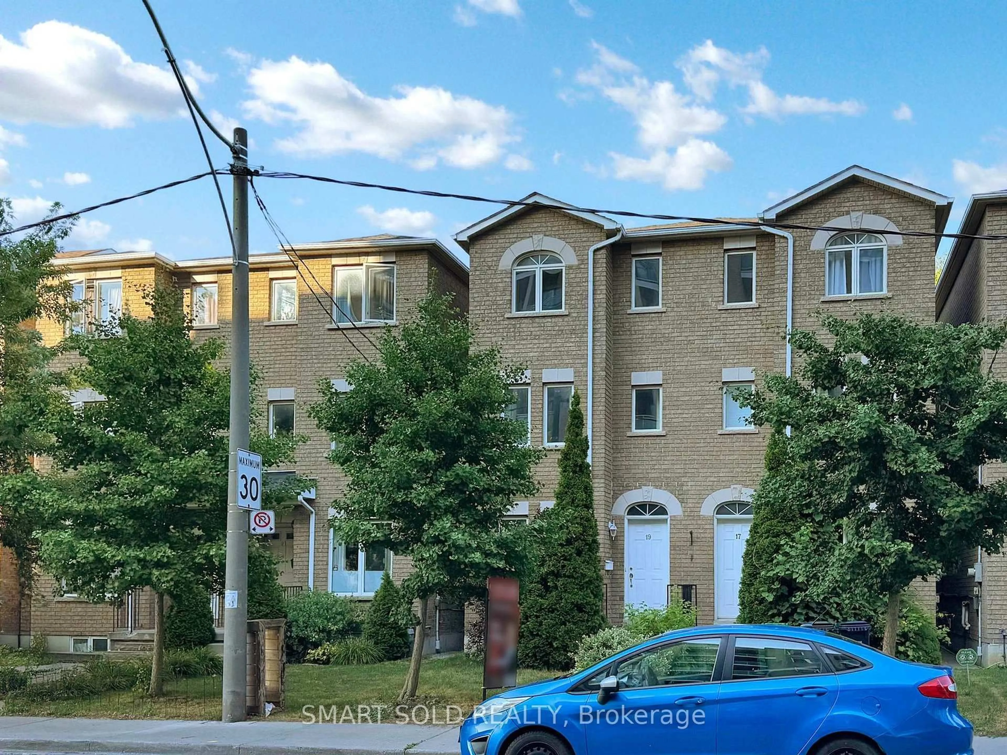 A pic from outside/outdoor area/front of a property/back of a property/a pic from drone, street for 19 Trent Ave, Toronto Ontario M4C 5C6