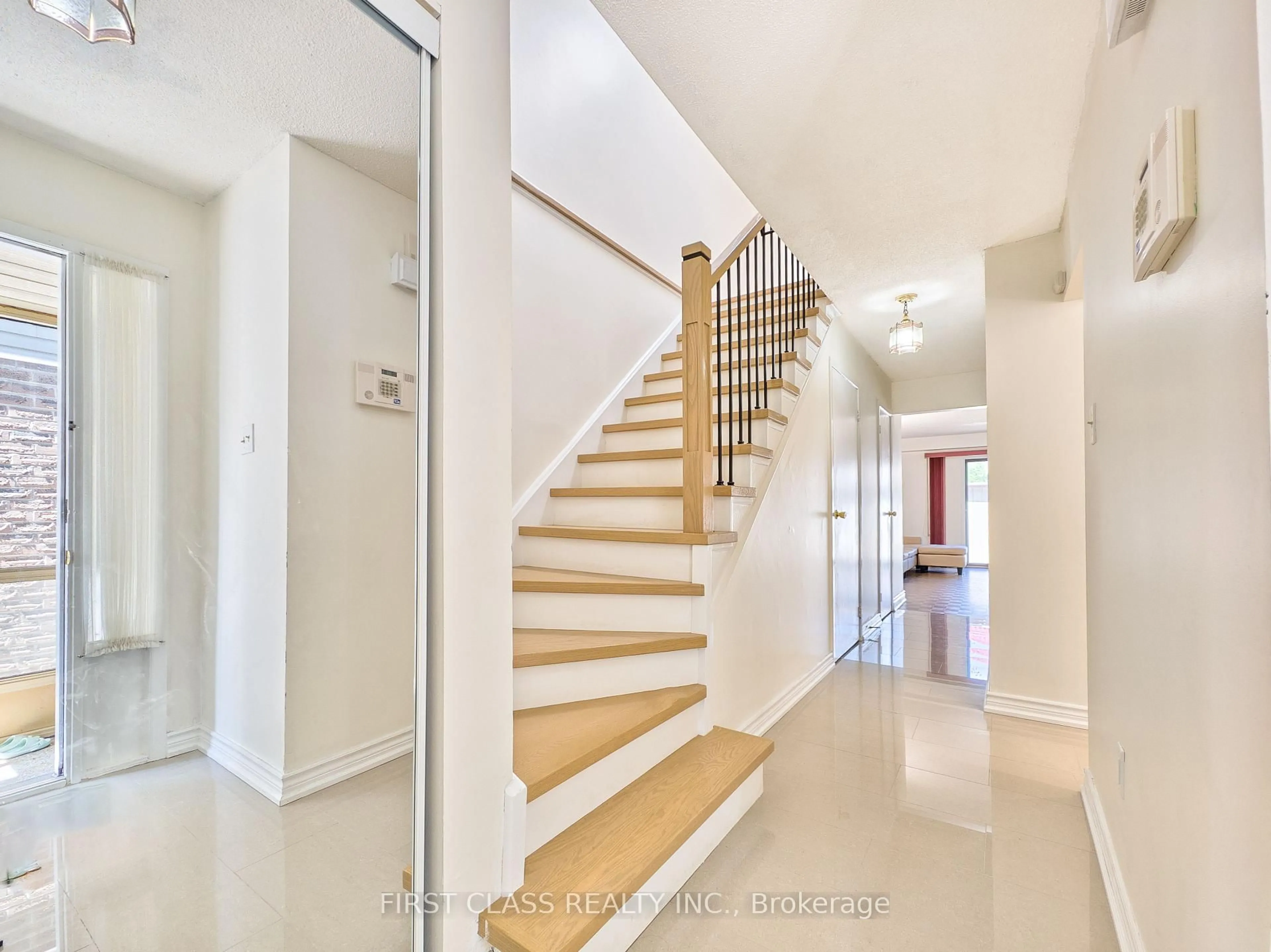 Stairs for 25 Overlord Cres, Toronto Ontario M1B 4P6