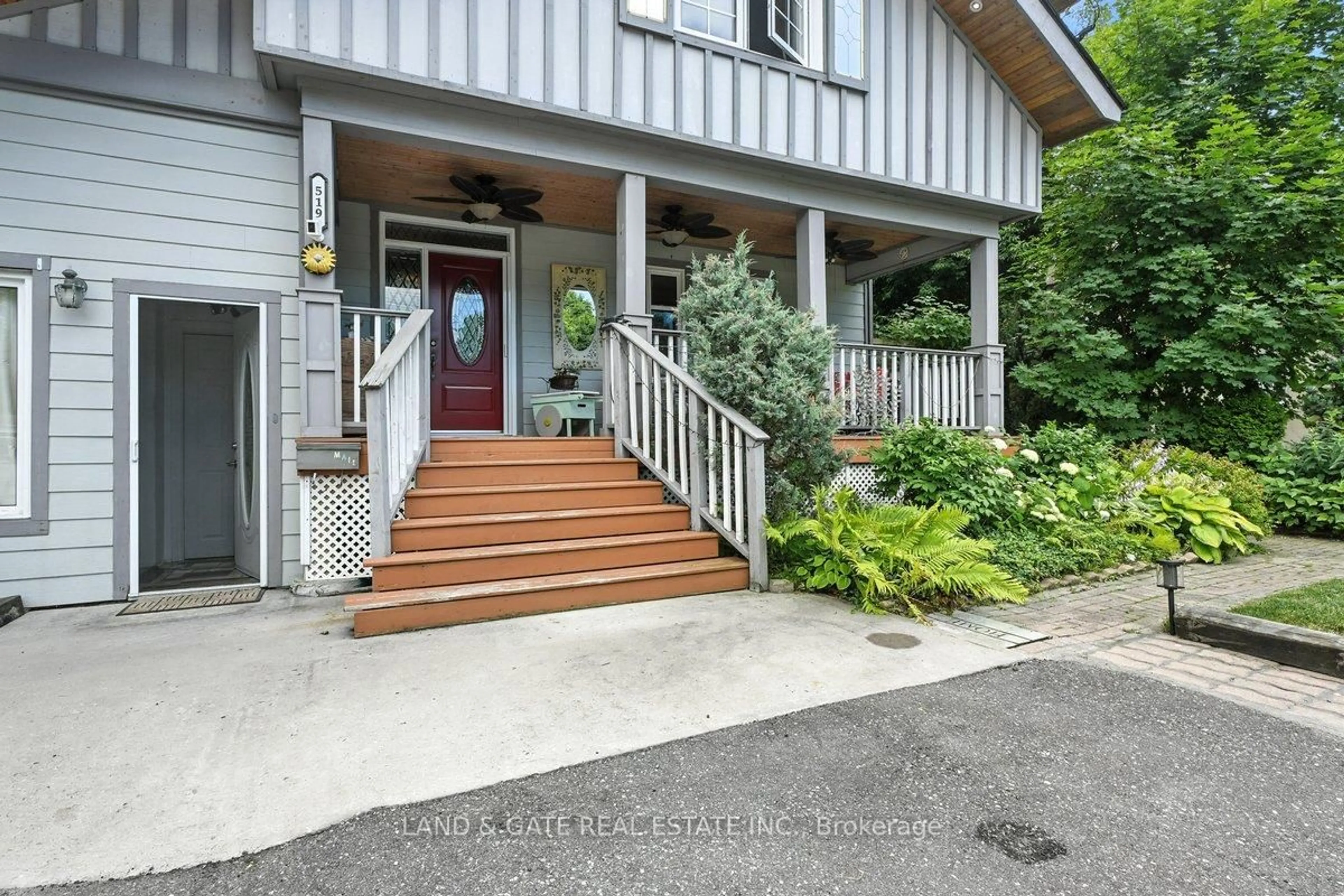 Indoor entryway for 519 Kingston Rd, Ajax Ontario L1S 6M1