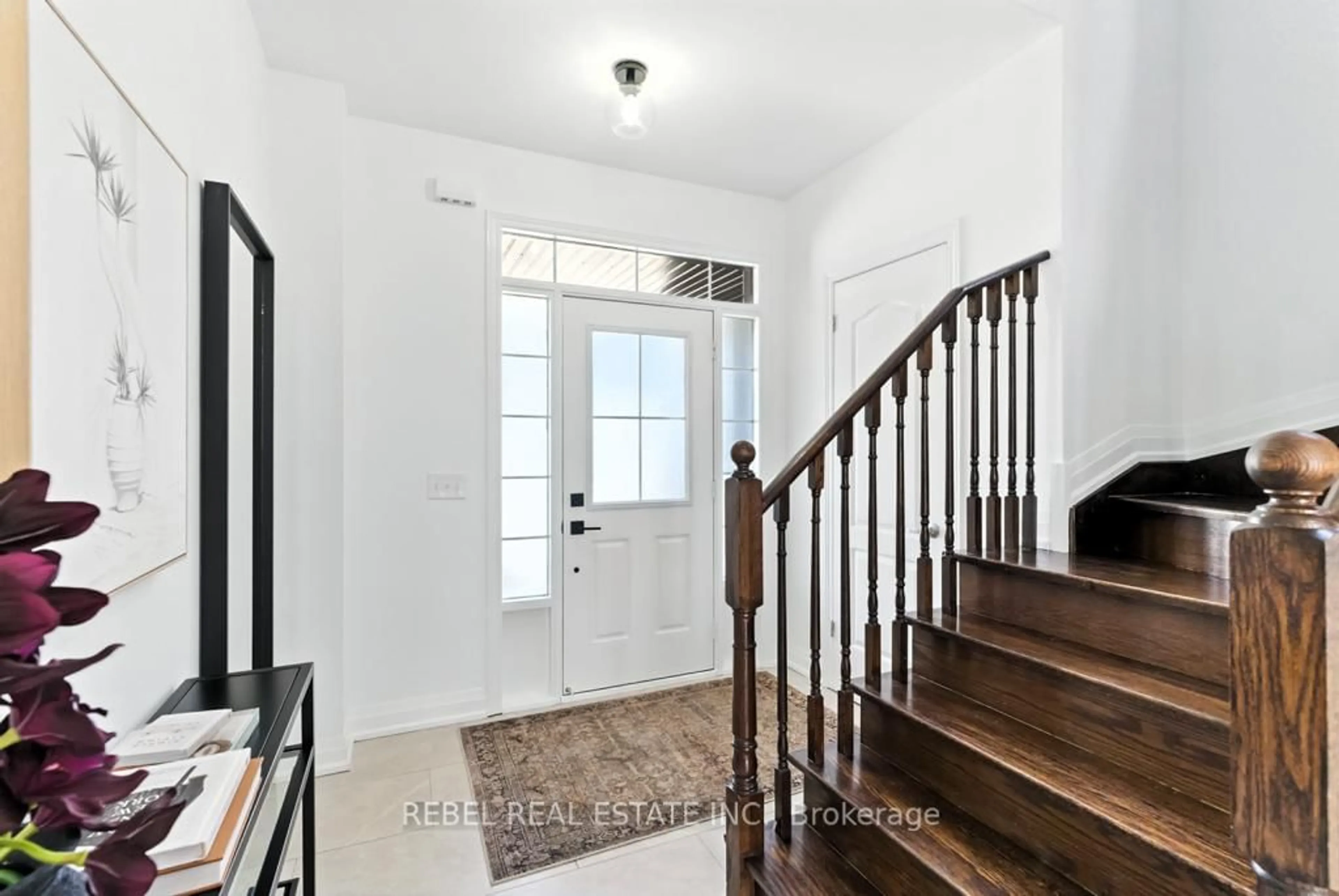 Indoor entryway for 115 James Govan Dr, Whitby Ontario L1N 0H4