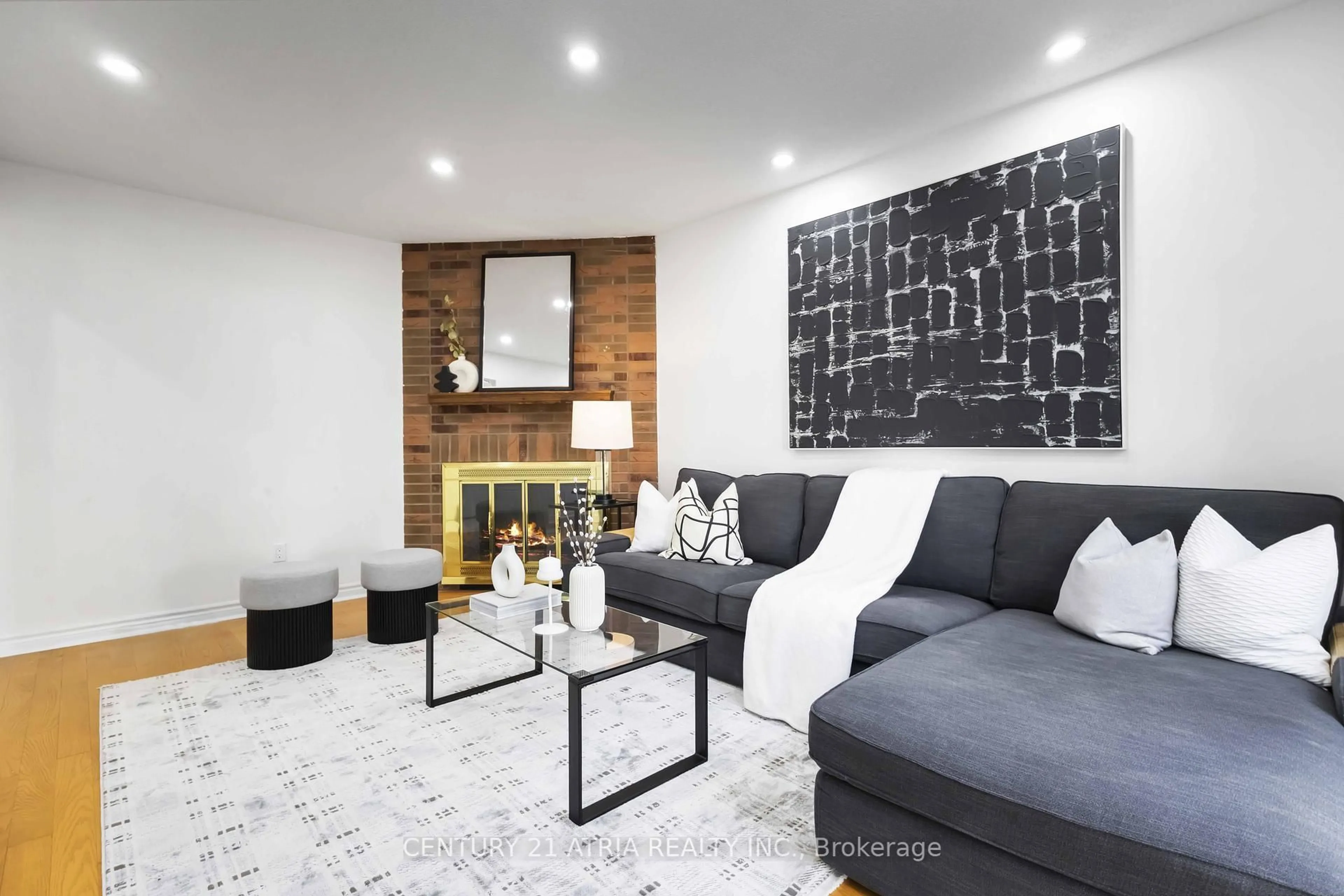 Living room with furniture, unknown for 11 Valley Centre Dr, Toronto Ontario M1X 1K9