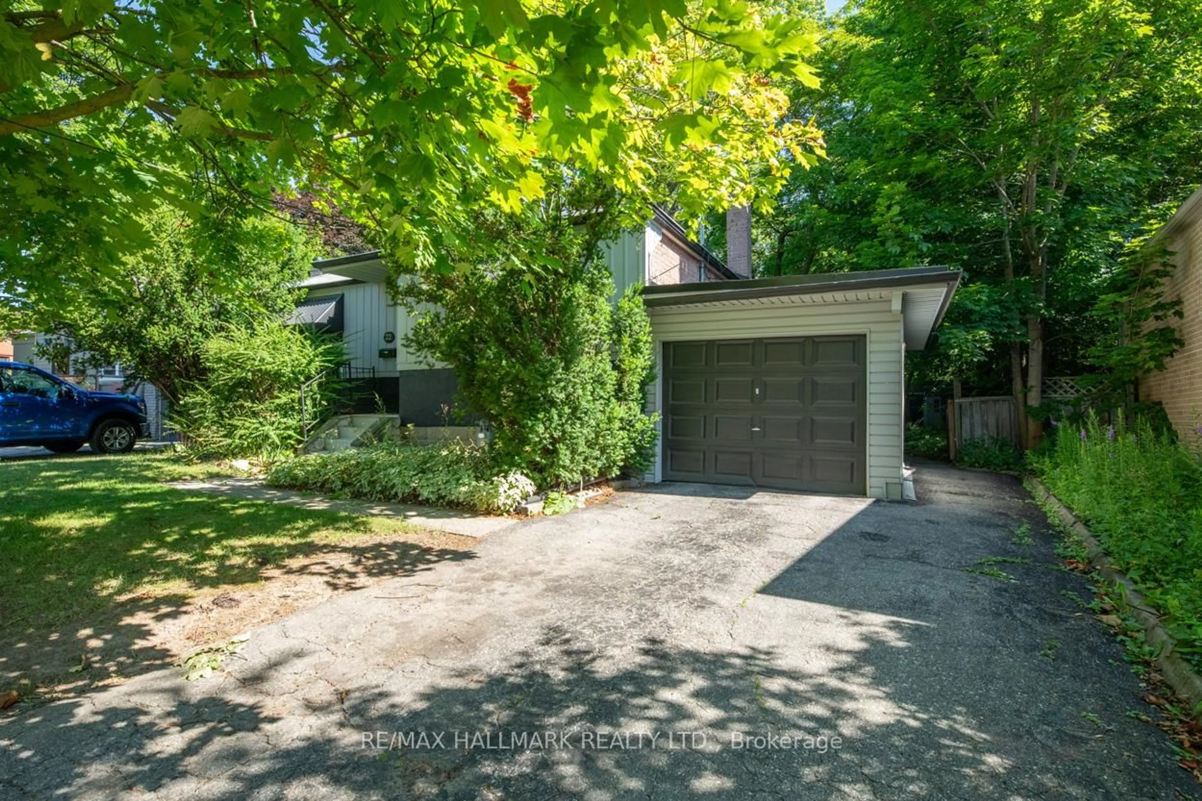 Unknown for 22 Latham Ave, Toronto Ontario M1N 1M8