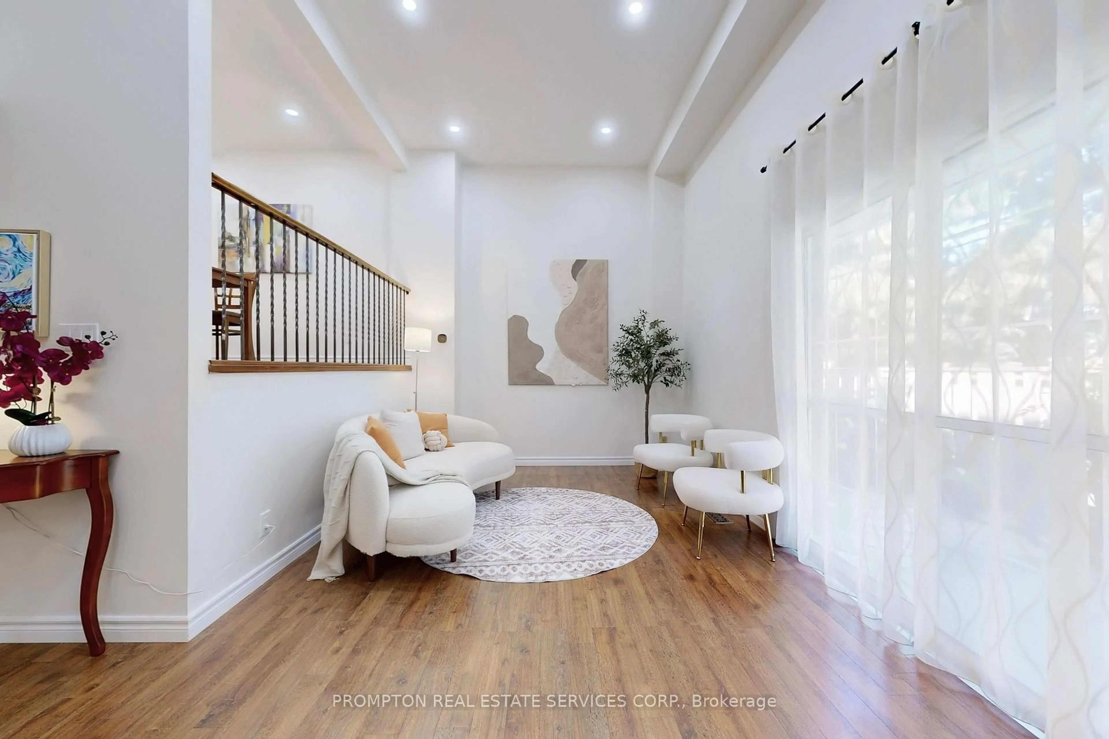 Indoor entryway for 300 Bridletowne Circ #26, Toronto Ontario M1W 2G8