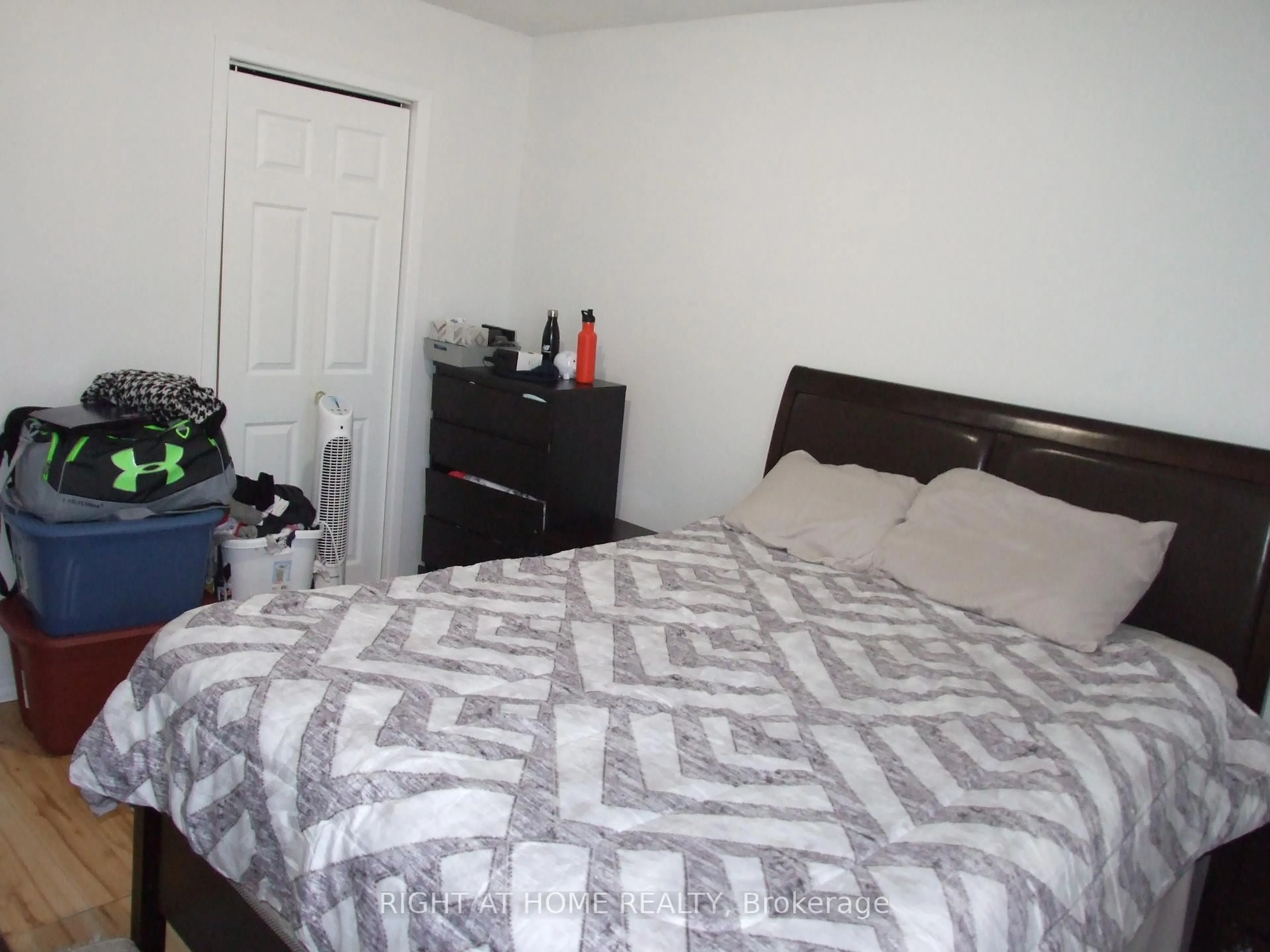 A pic of a room for 53 Renfield Cres, Whitby Ontario L1P 1B2