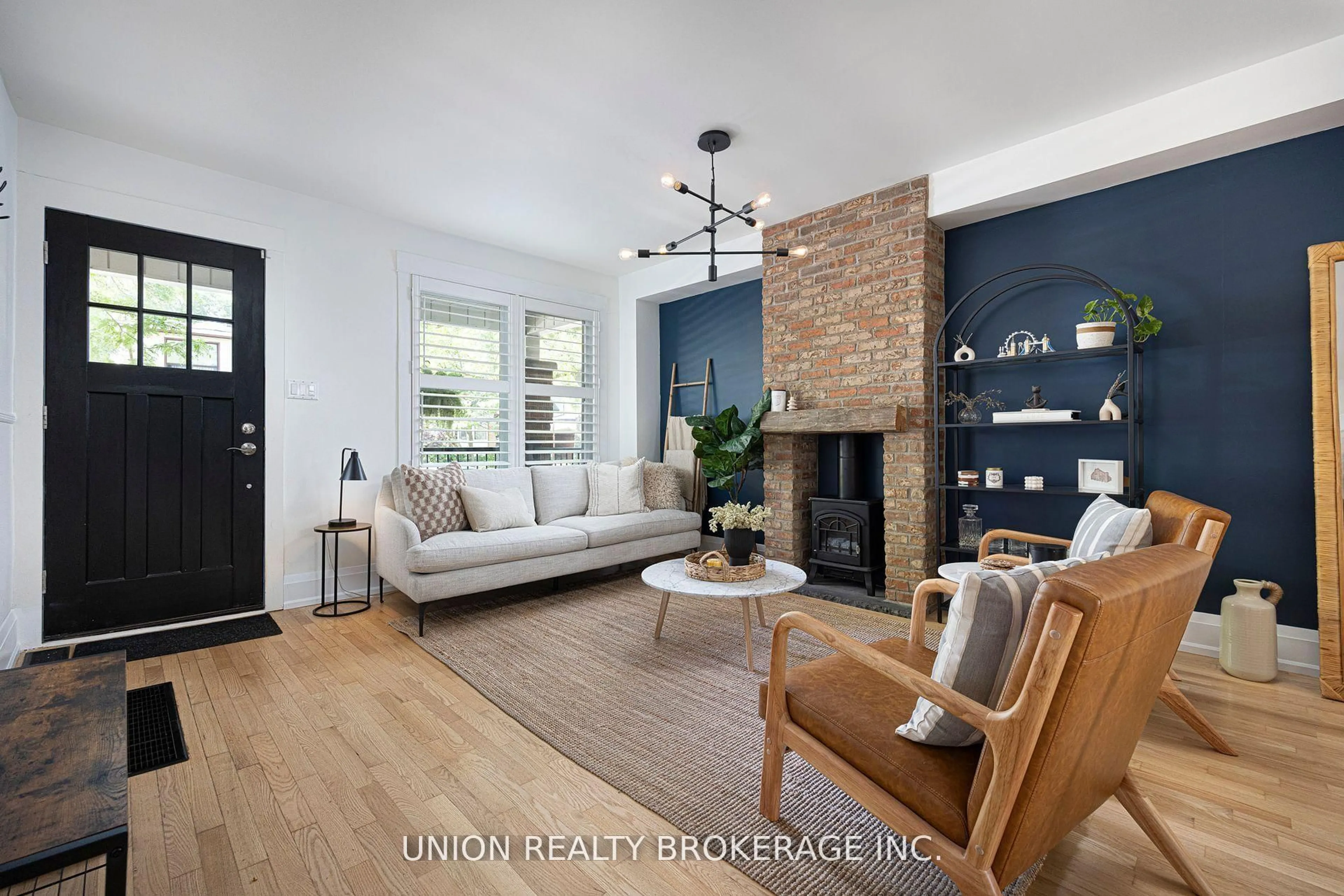 Living room with furniture, unknown for 152 Milverton Blvd, Toronto Ontario M4J 1V3