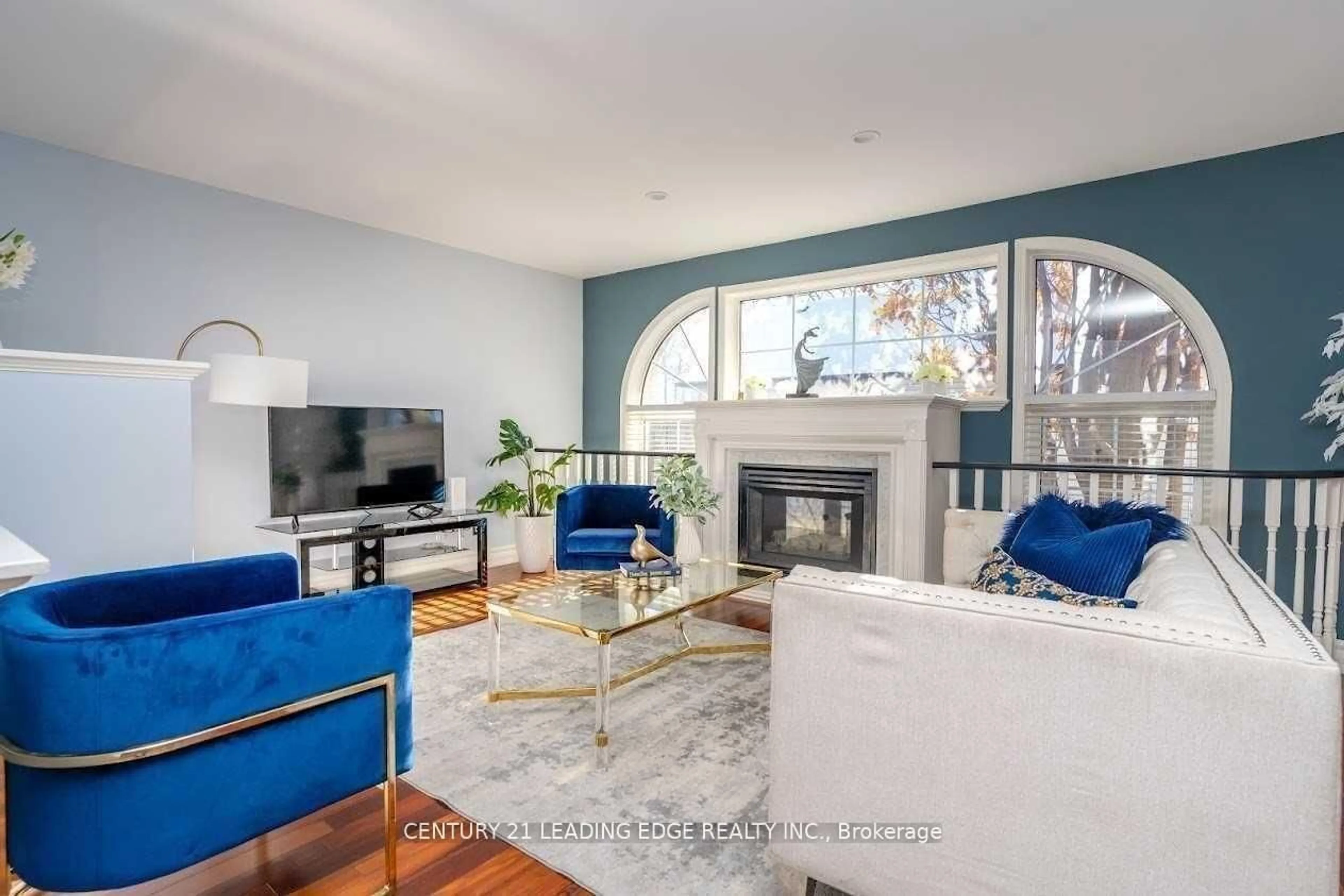Living room with furniture, unknown for 507 Dunlop St, Whitby Ontario L1N 1V3
